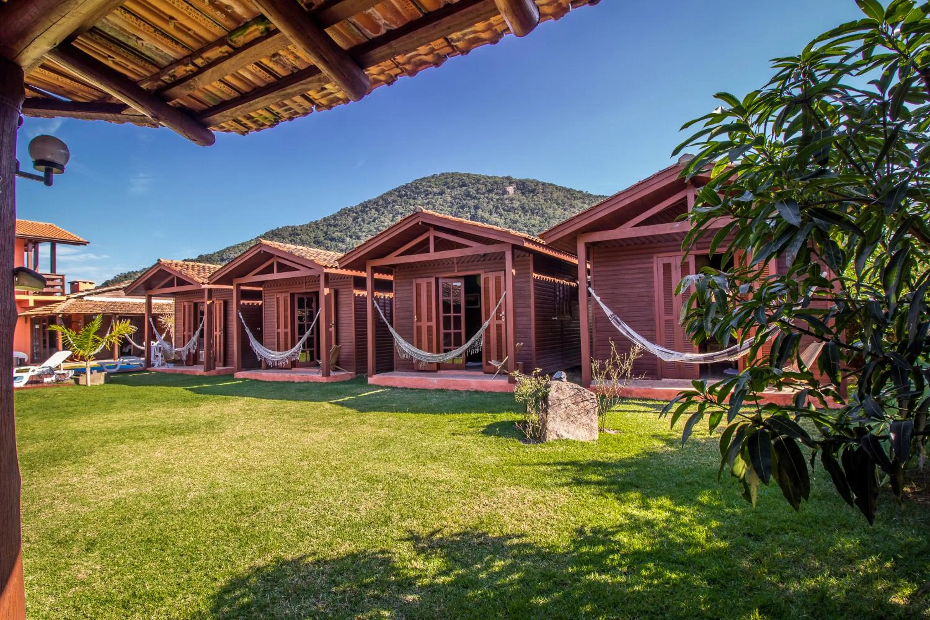 Property building in Green Mountain Pousada