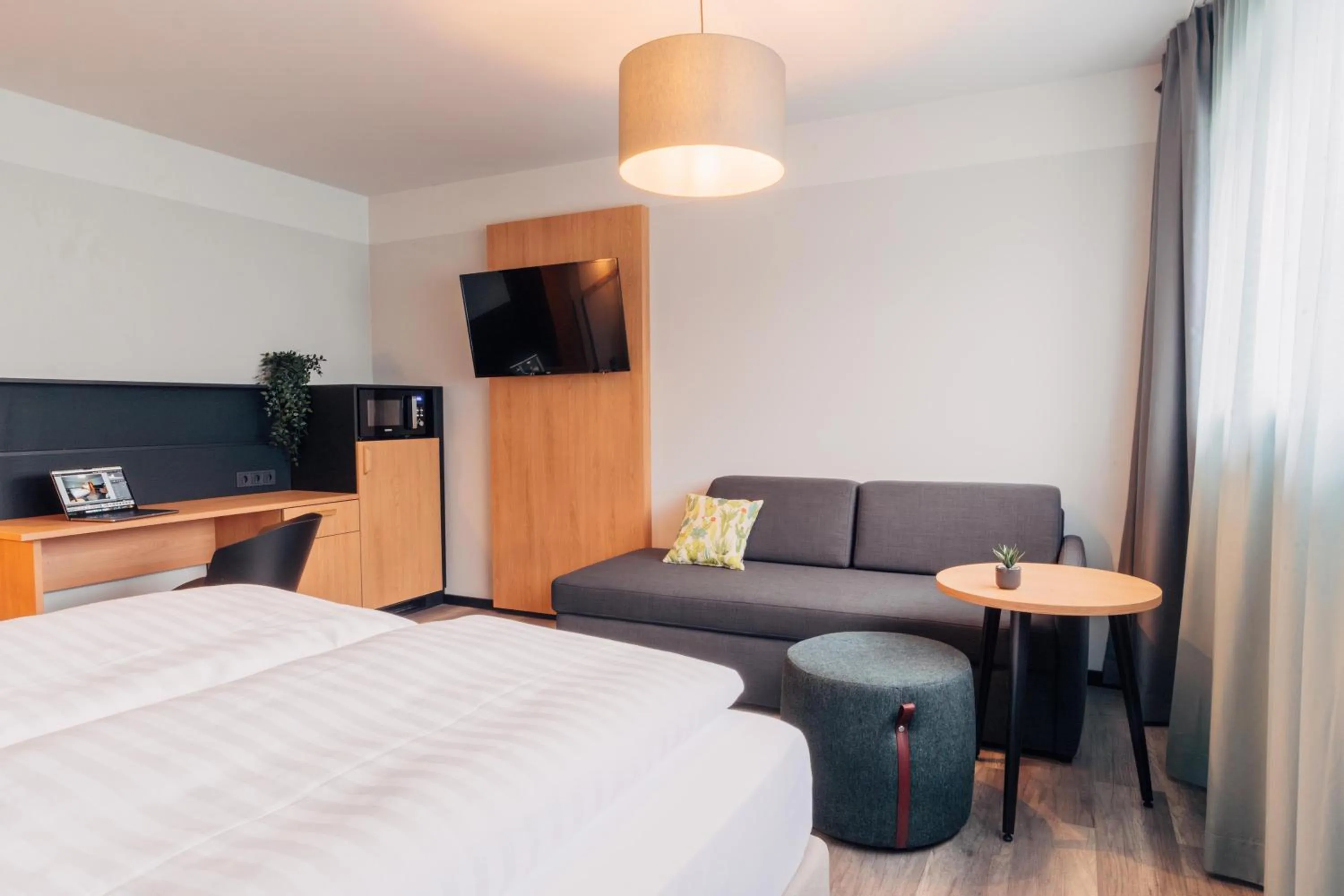 Photo of the whole room, Bed in harry's home Salzburg