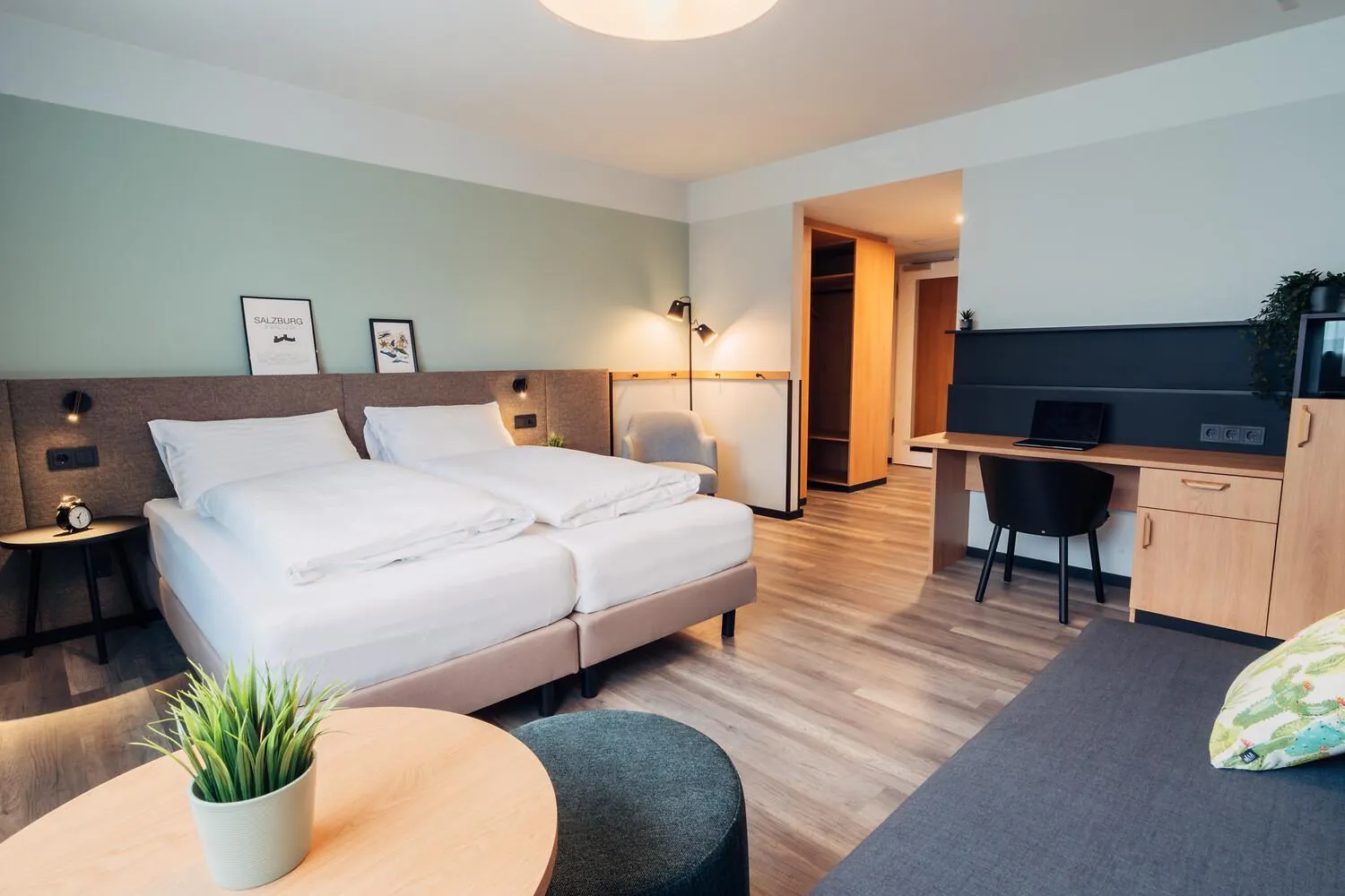 Bed in harry's XL Hotel Salzburg