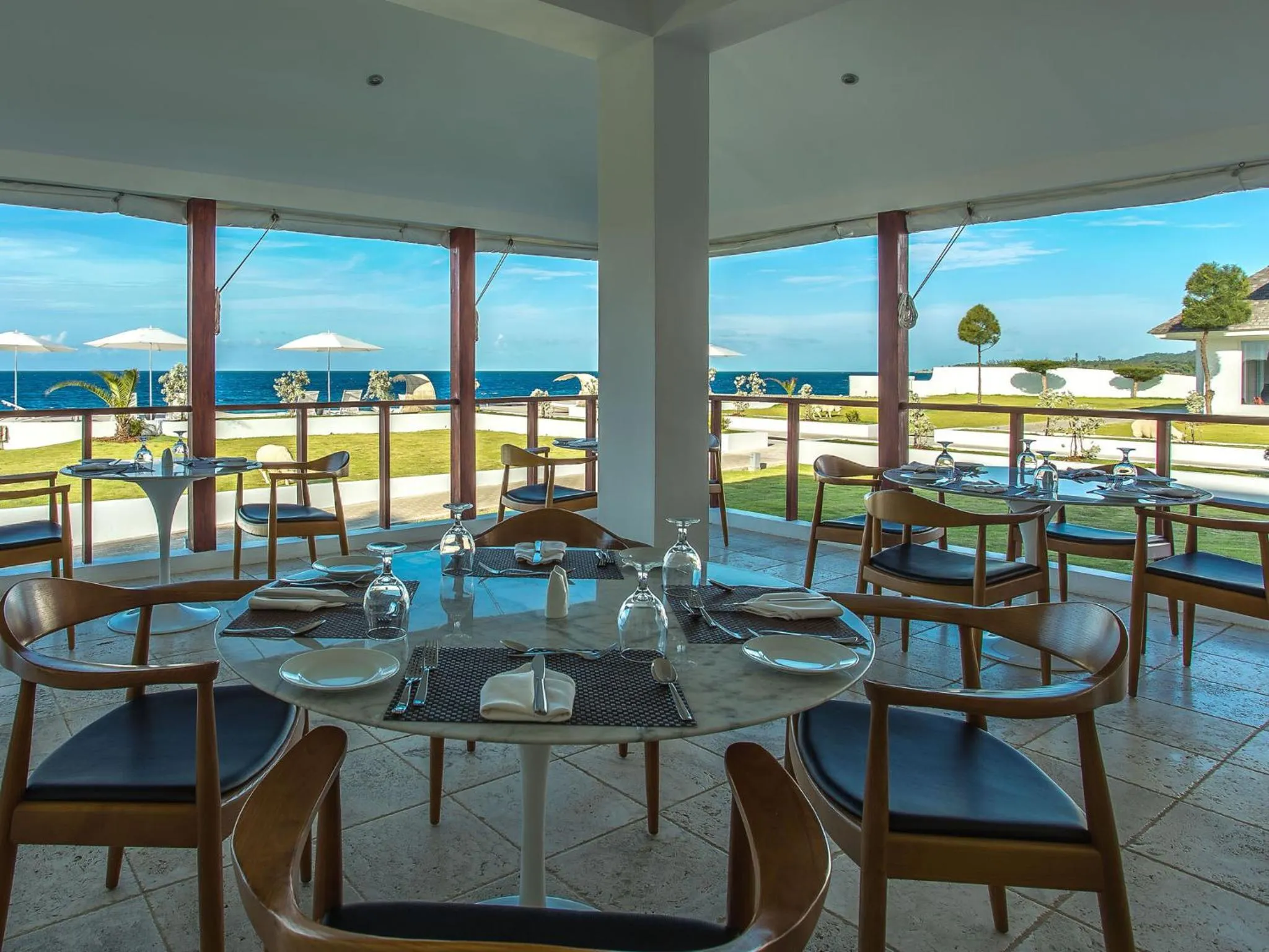 Restaurant/places to eat in The Trident Hotel