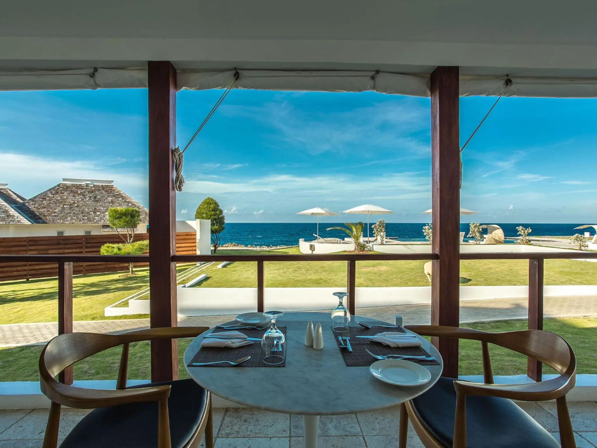 Restaurant/places to eat in The Trident Hotel