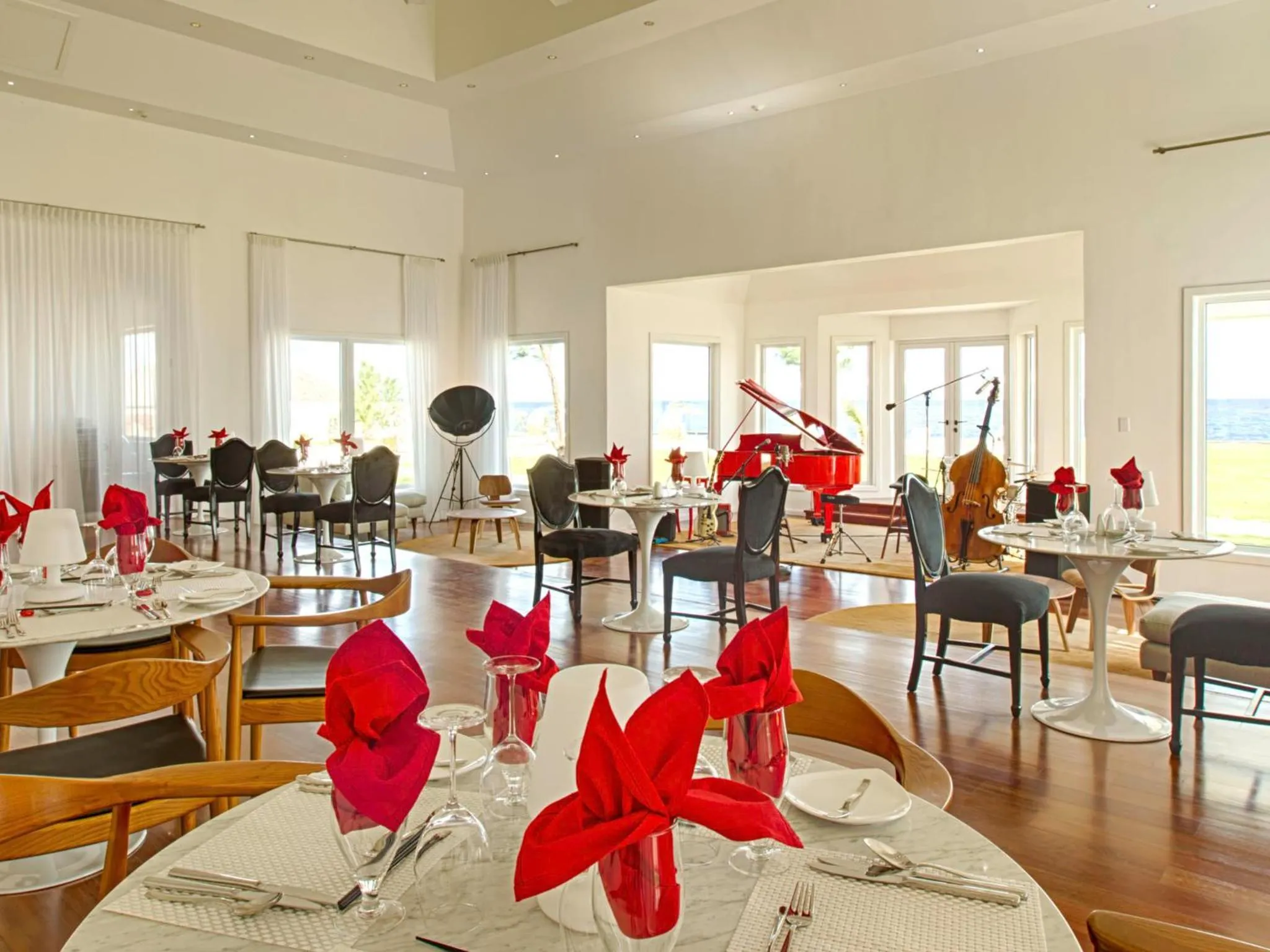 Restaurant/places to eat in The Trident Hotel