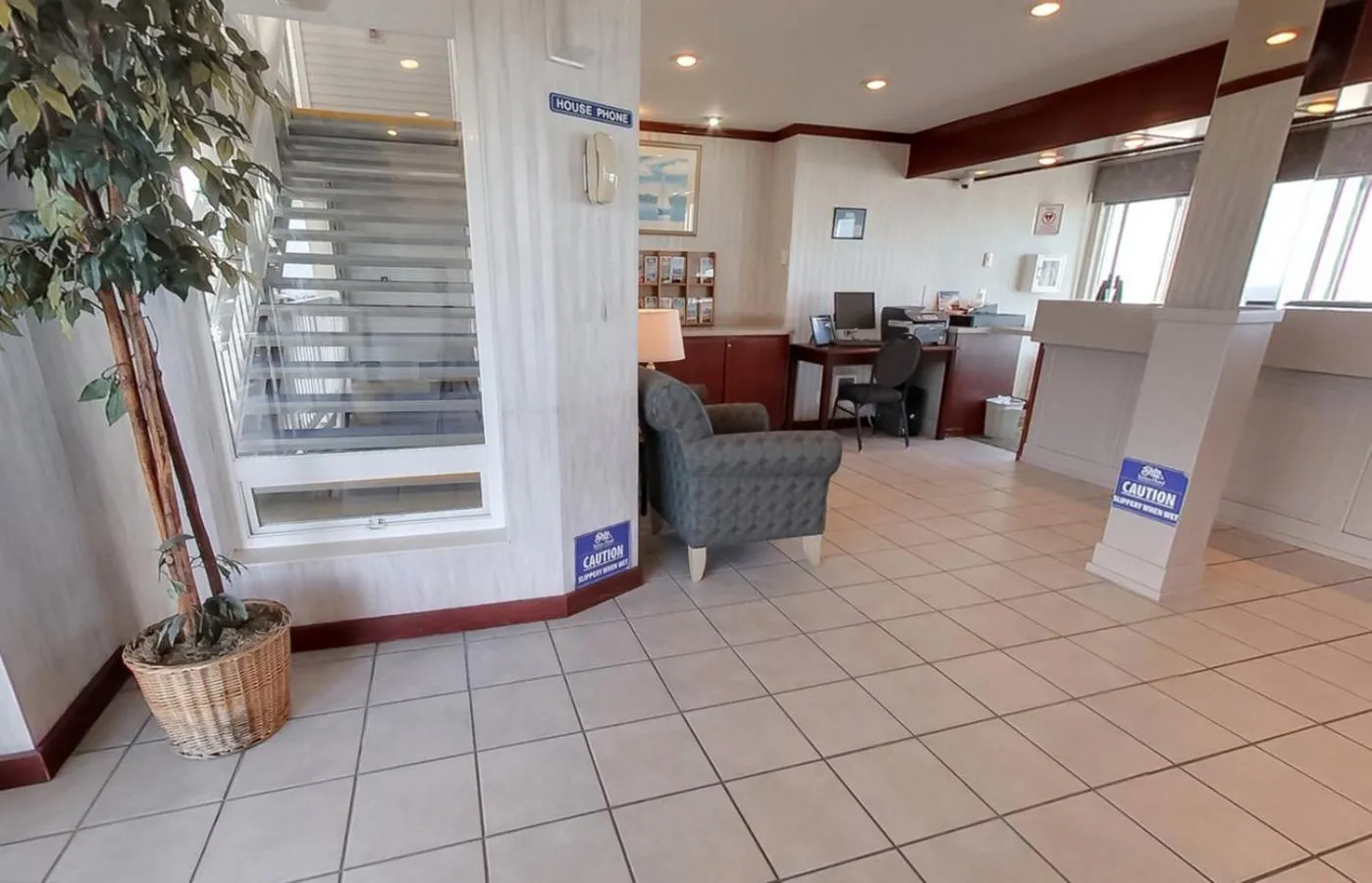 Spring in Shilo Inn Suites Newport