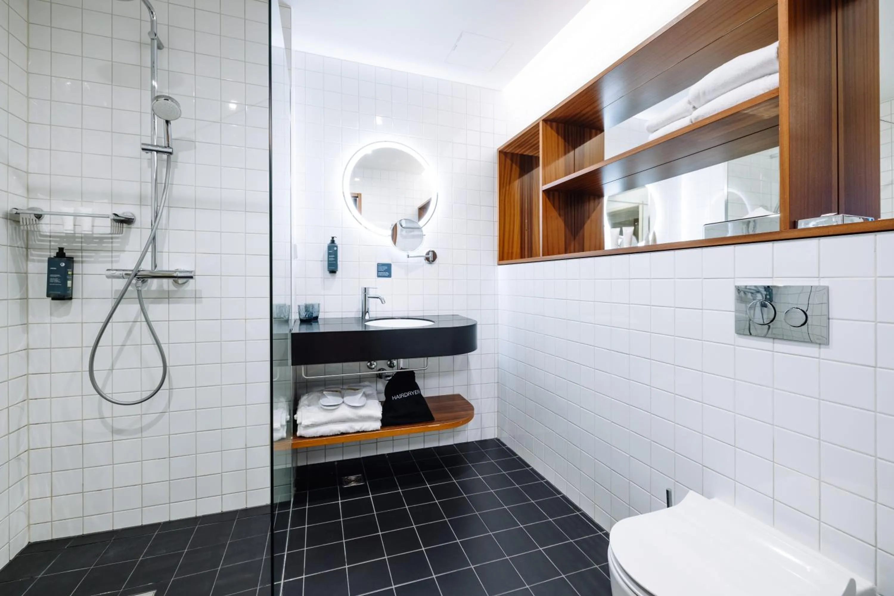 Shower in Hestia Hotel Kentmanni