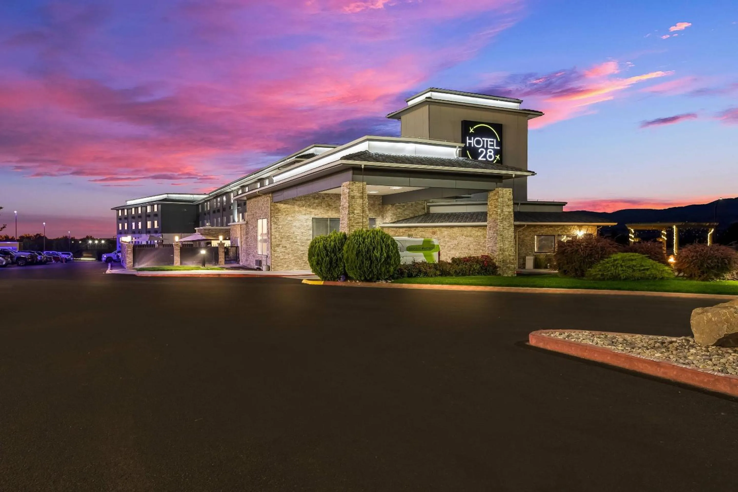 Property building in Hotel 28 Boise Airport, an Ascend Collection Hotel