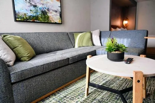 Sojourn Suites Portland Airport