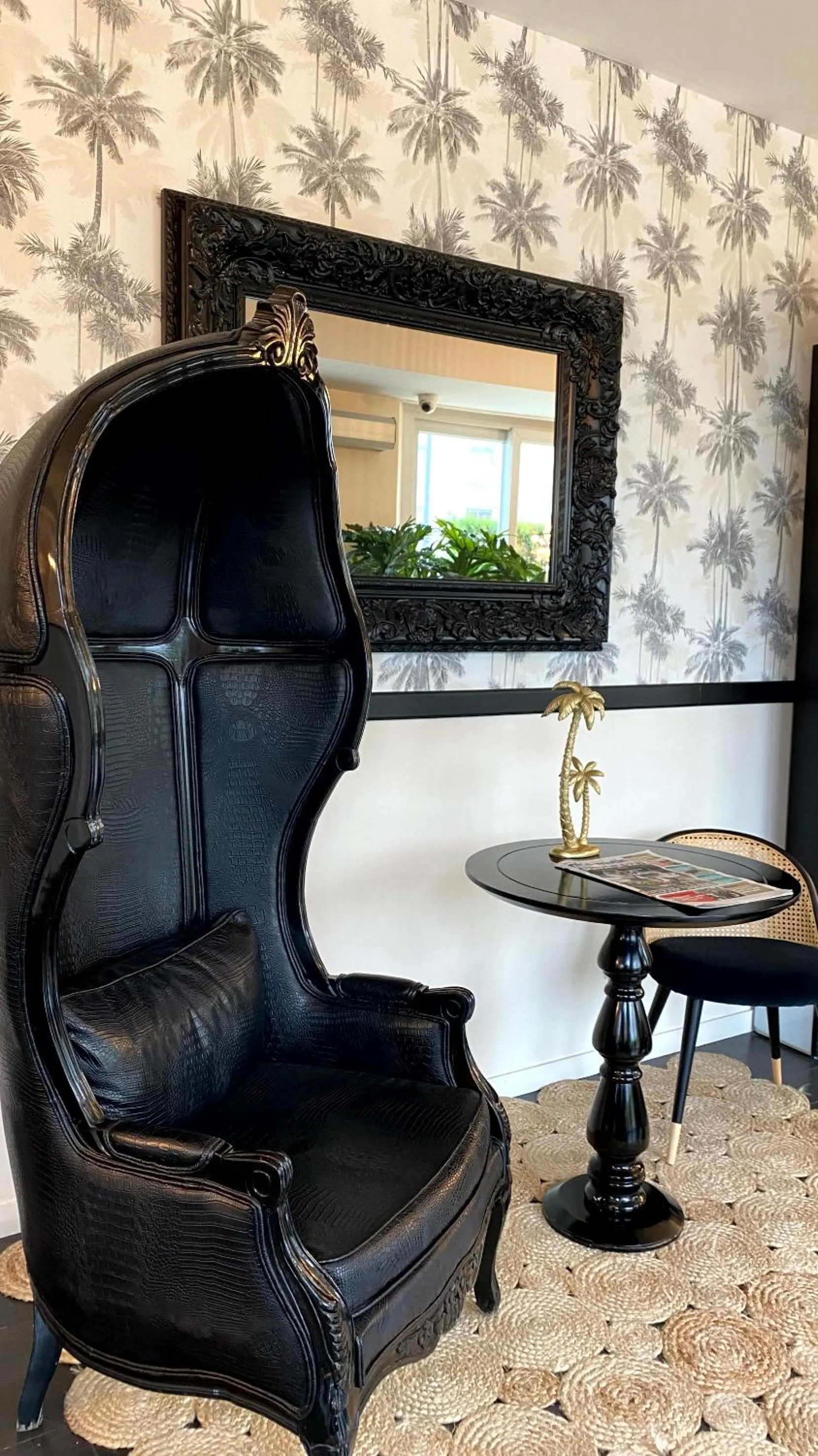 Decorative detail in Hôtel La Villa Cannes