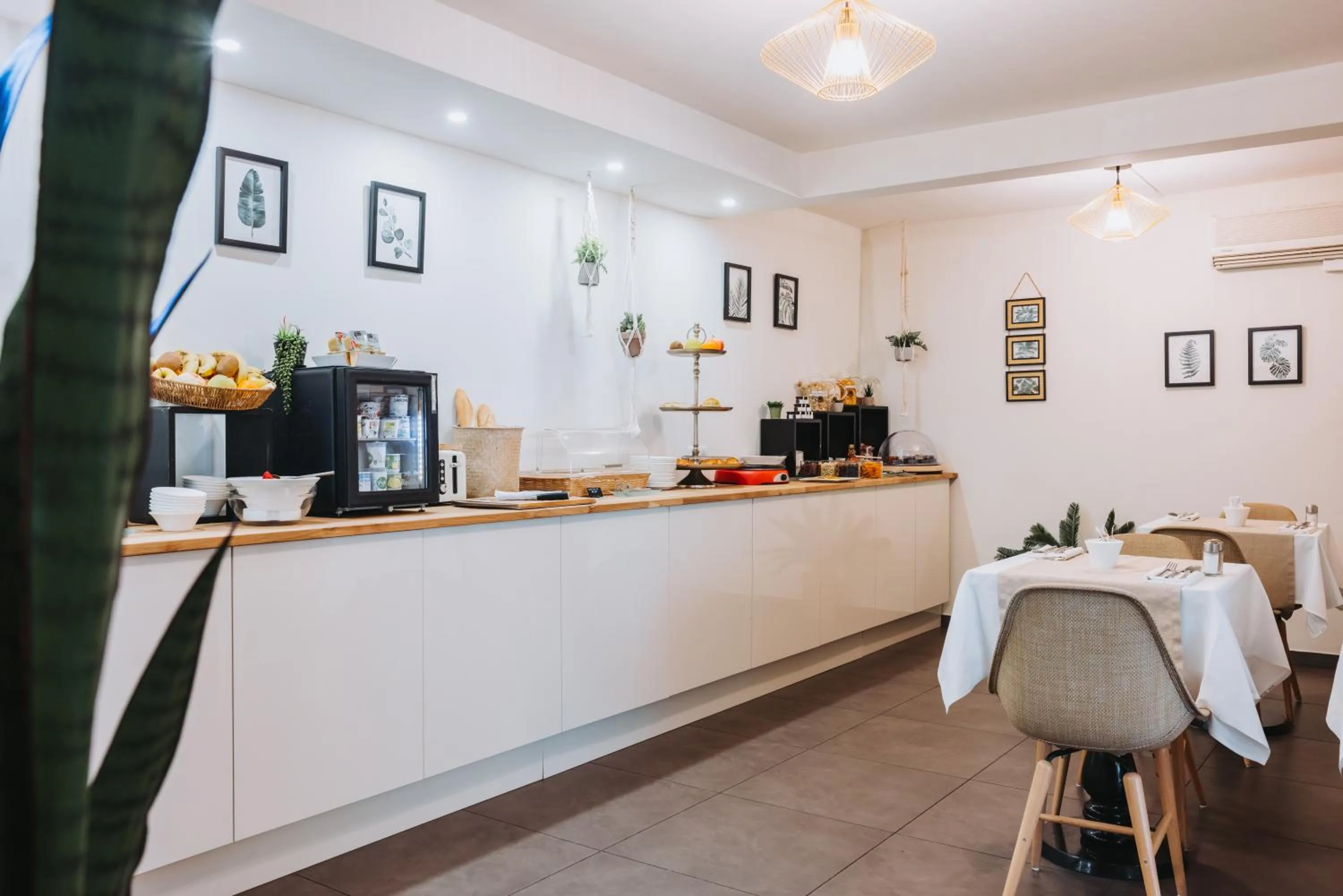 Buffet breakfast in Hôtel La Villa Cannes