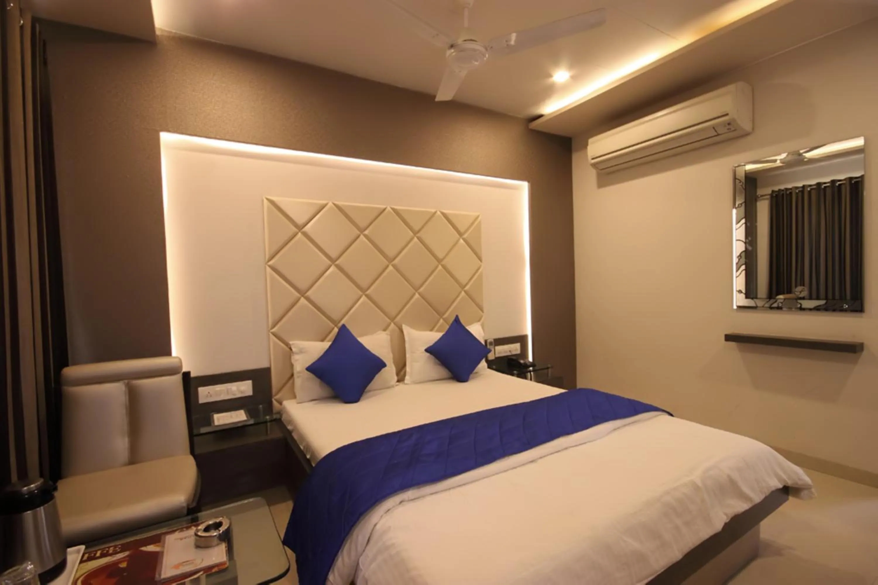 Bedroom in Hotel Flair Inn