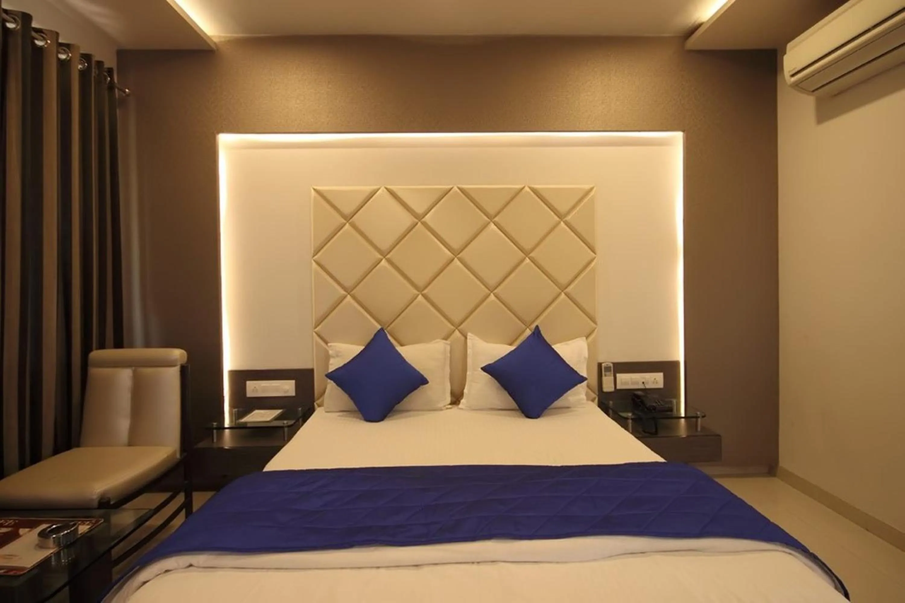 Bedroom in Hotel Flair Inn