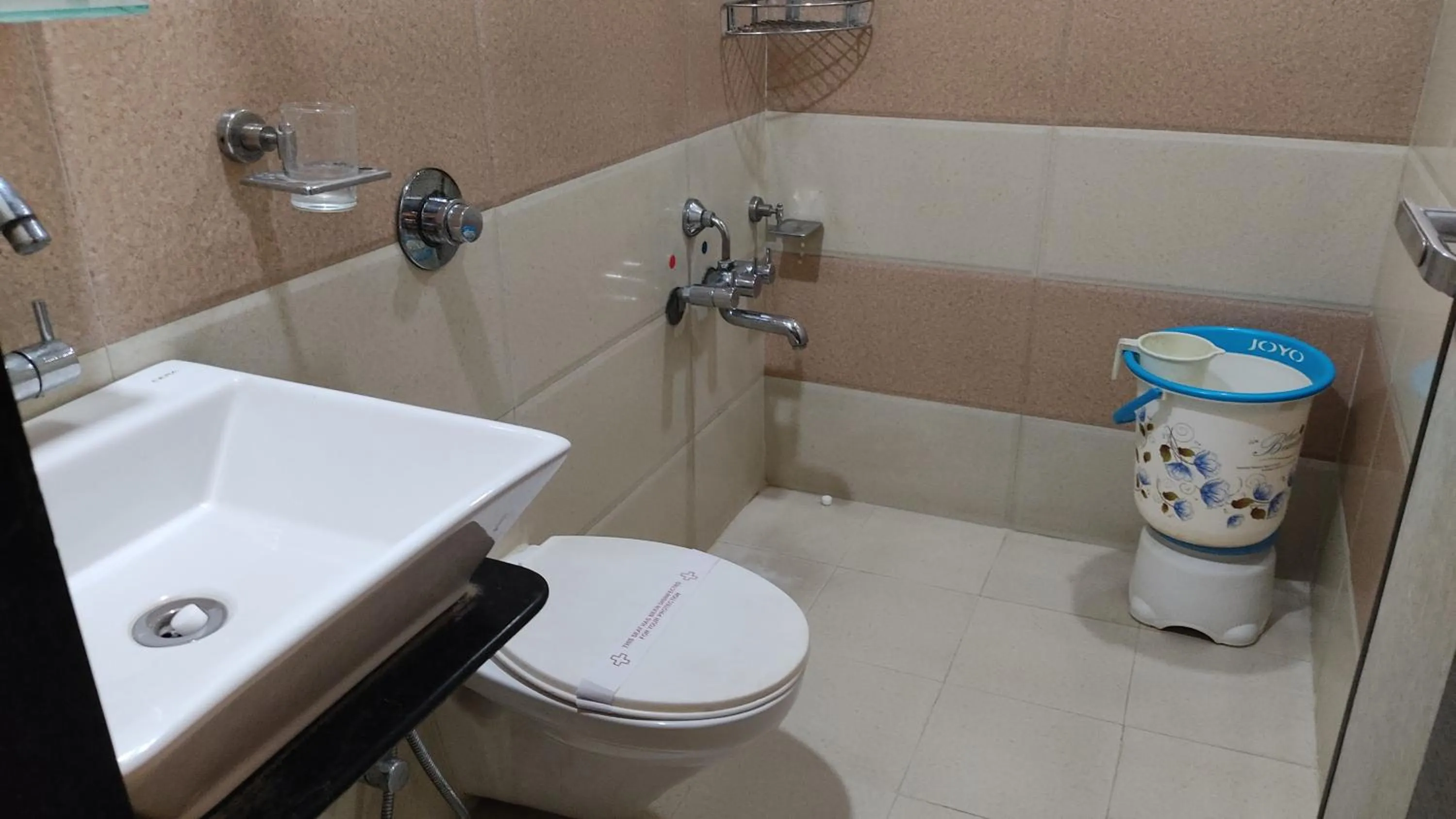 Bathroom in Hotel Flair Inn