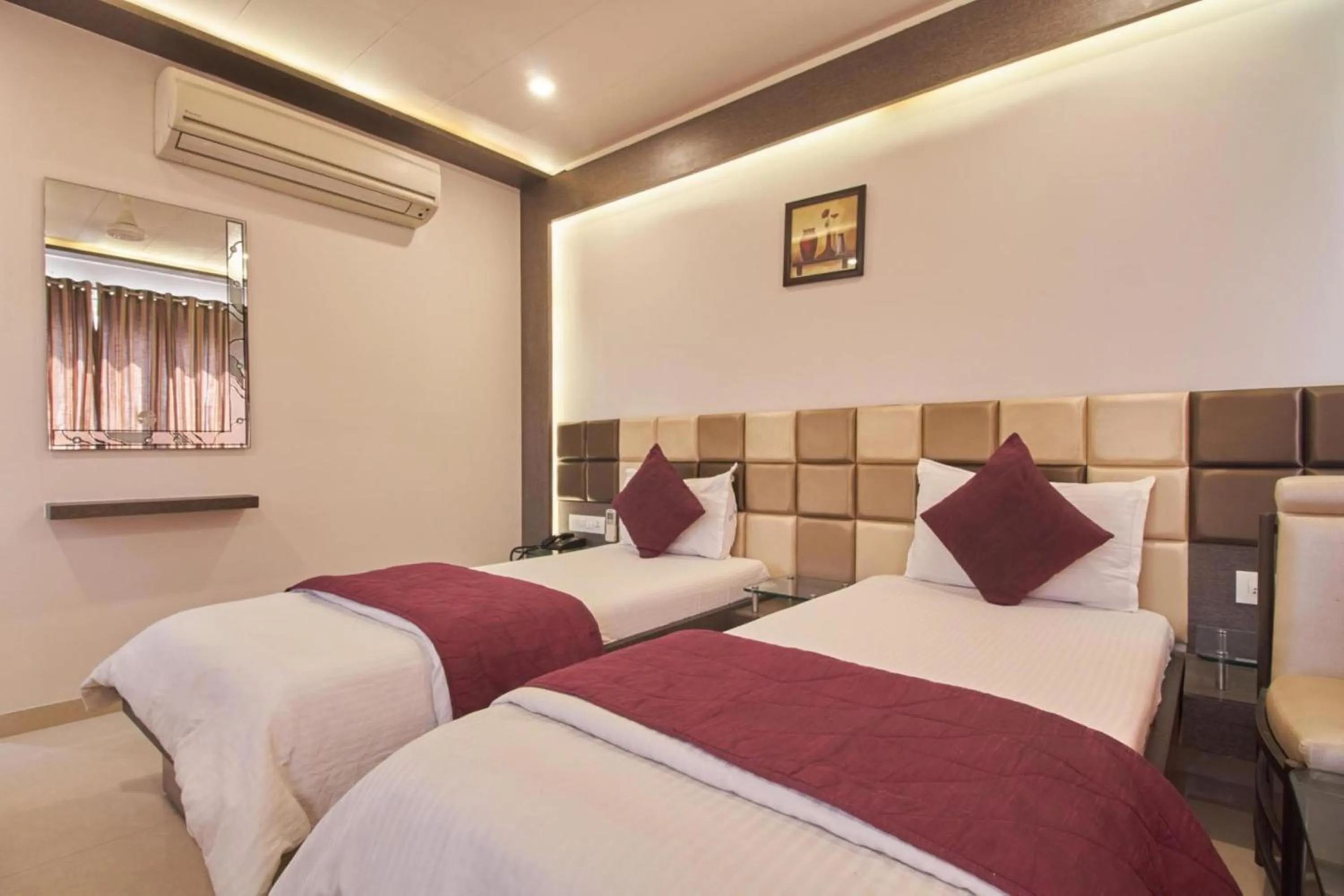 Bedroom in Hotel Flair Inn