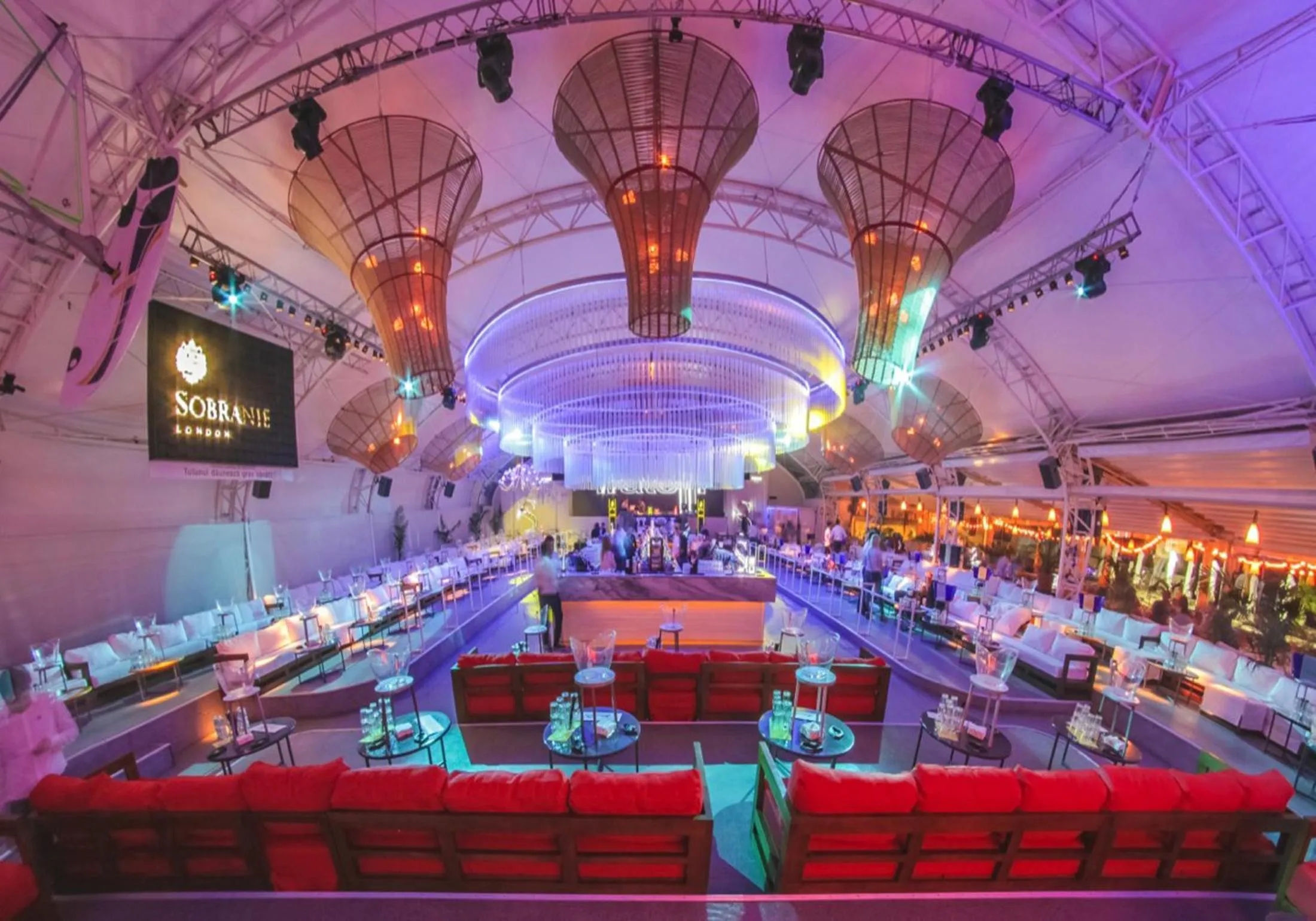 Nightclub / DJ in Summerland Mamaia