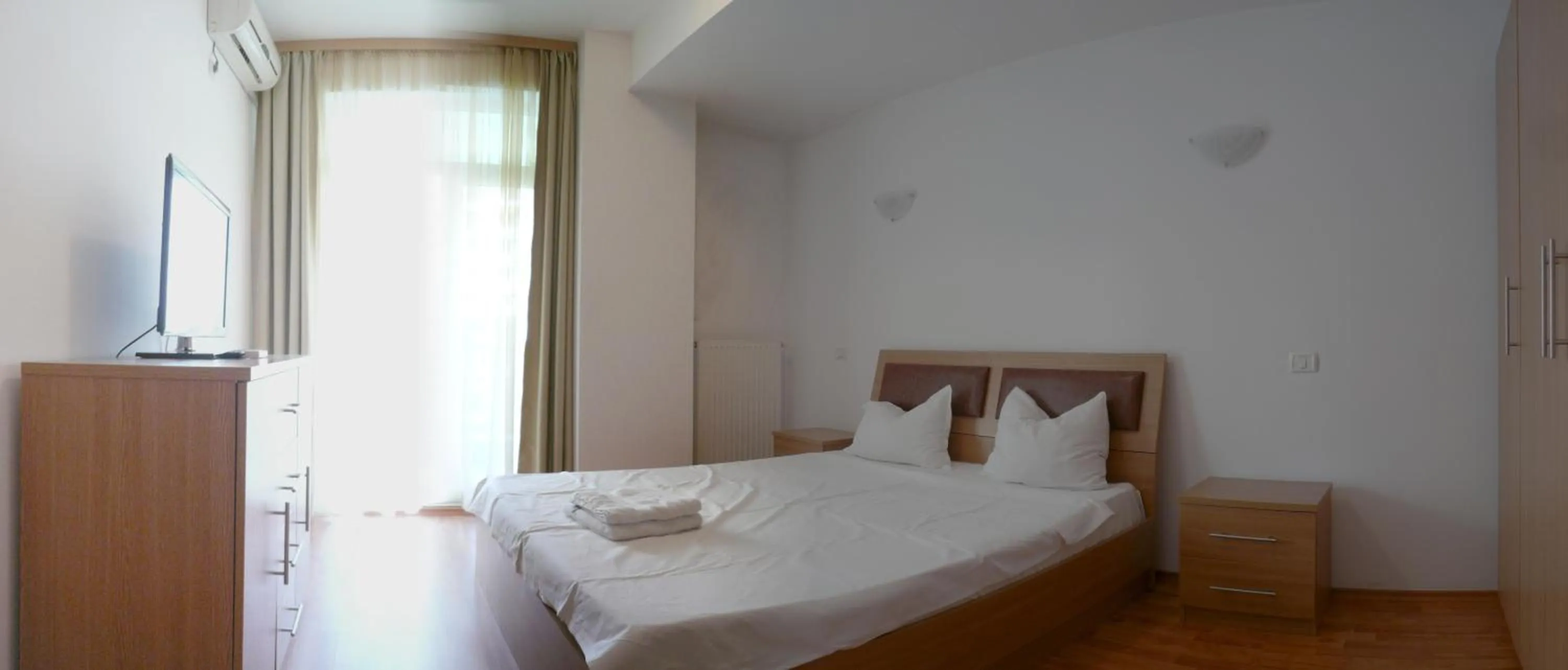 Bedroom, Bed in Summerland Mamaia