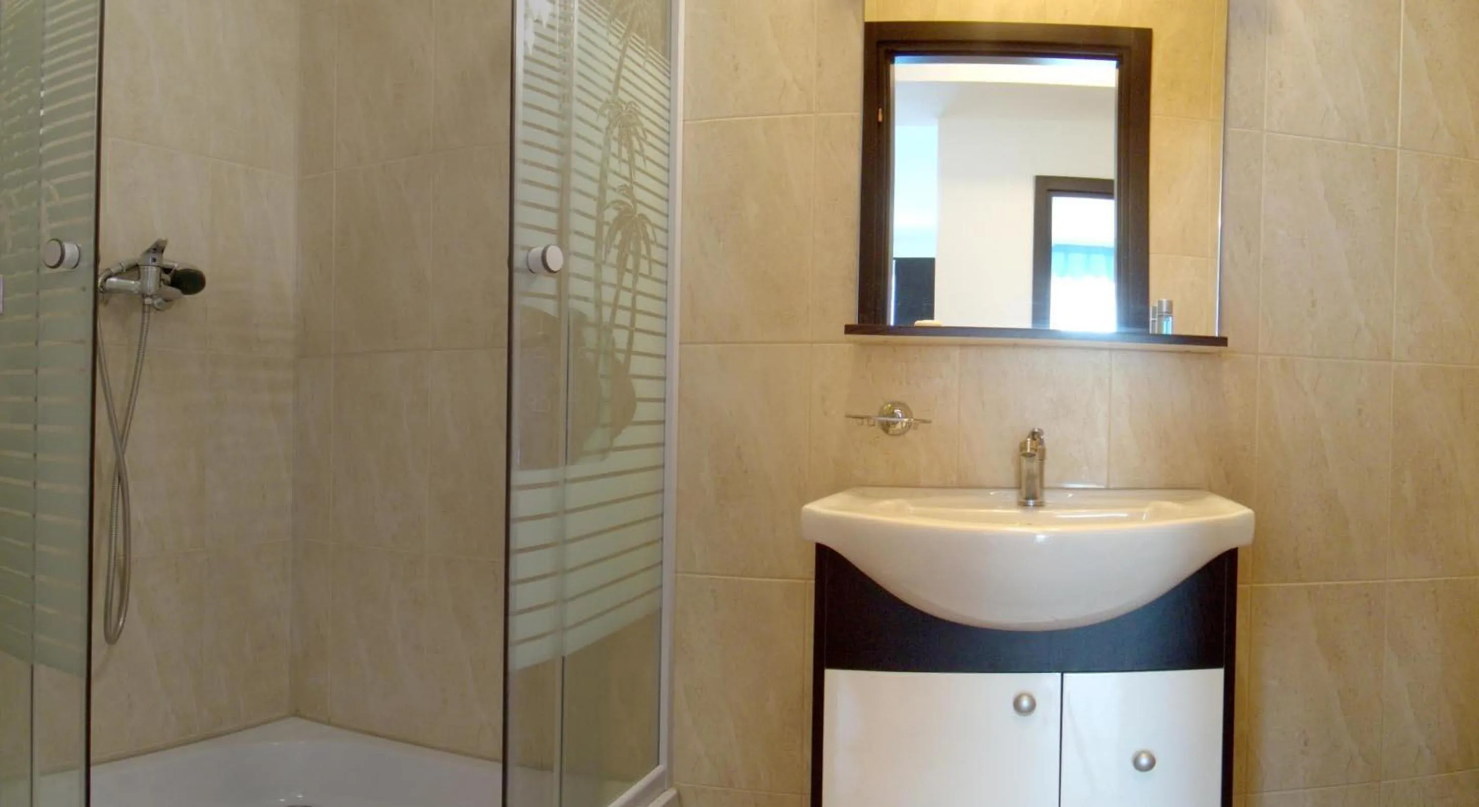 Bathroom in Summerland Mamaia