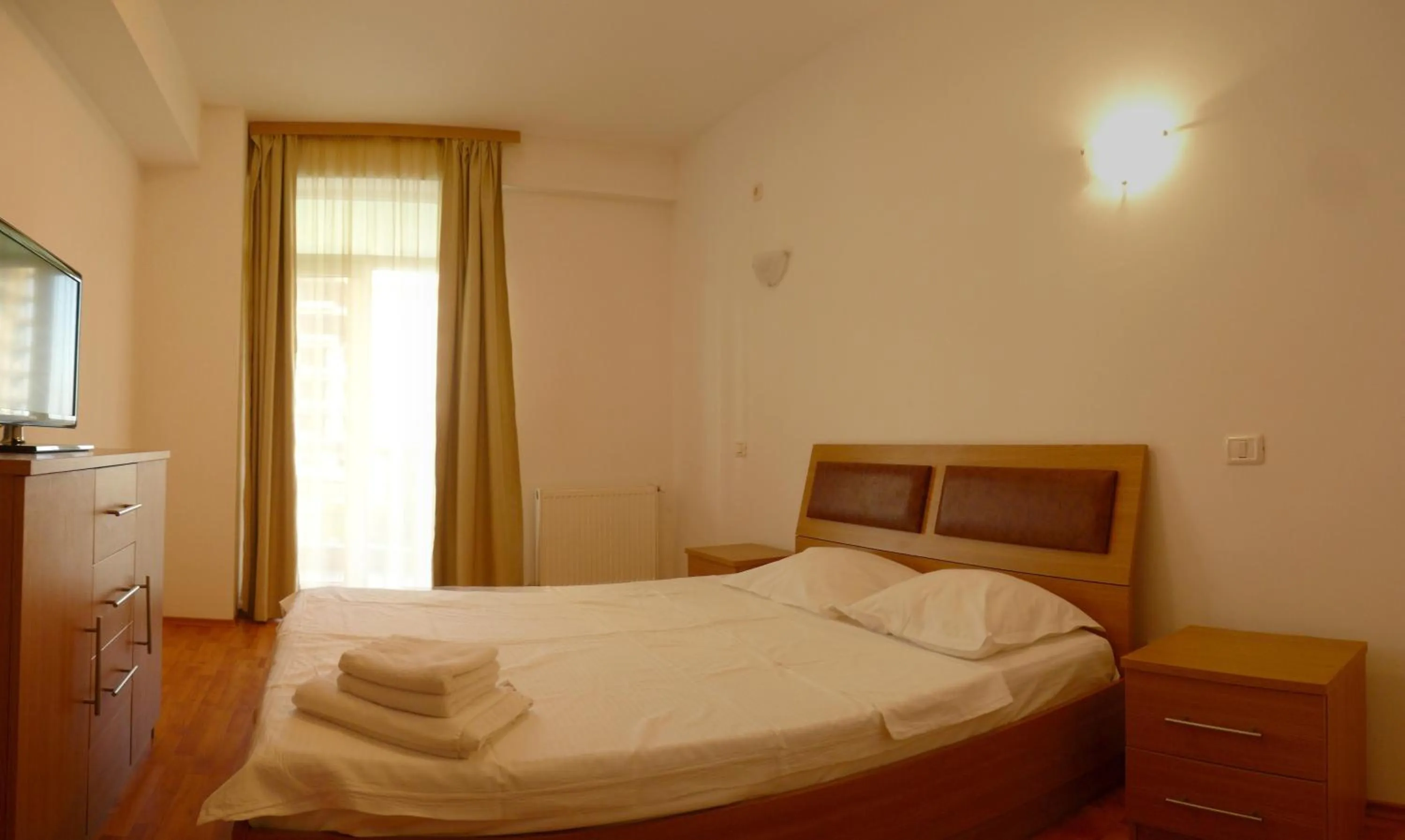 Bedroom, Bed in Summerland Mamaia