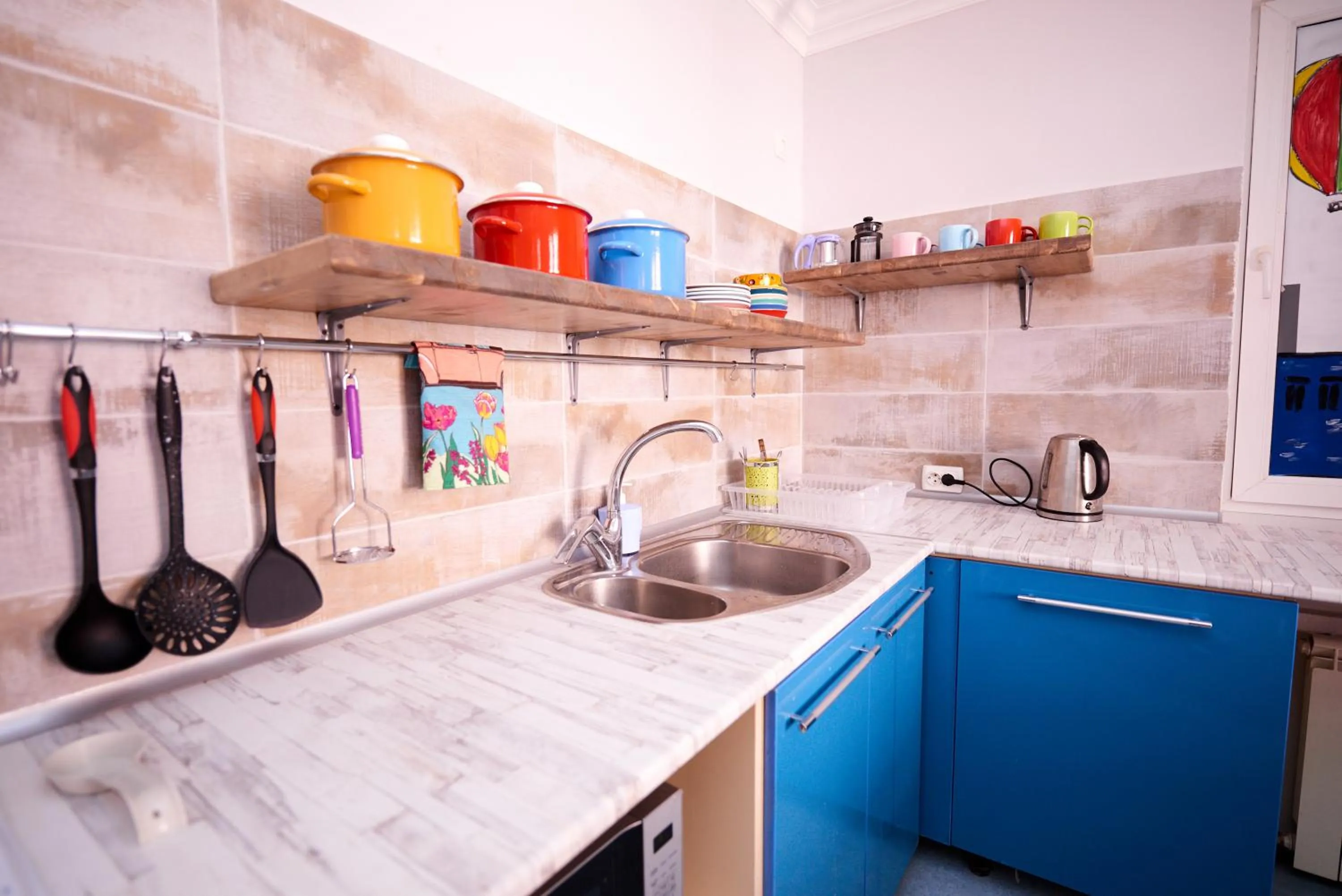 Kitchen or kitchenette in Wanderlust Hostel