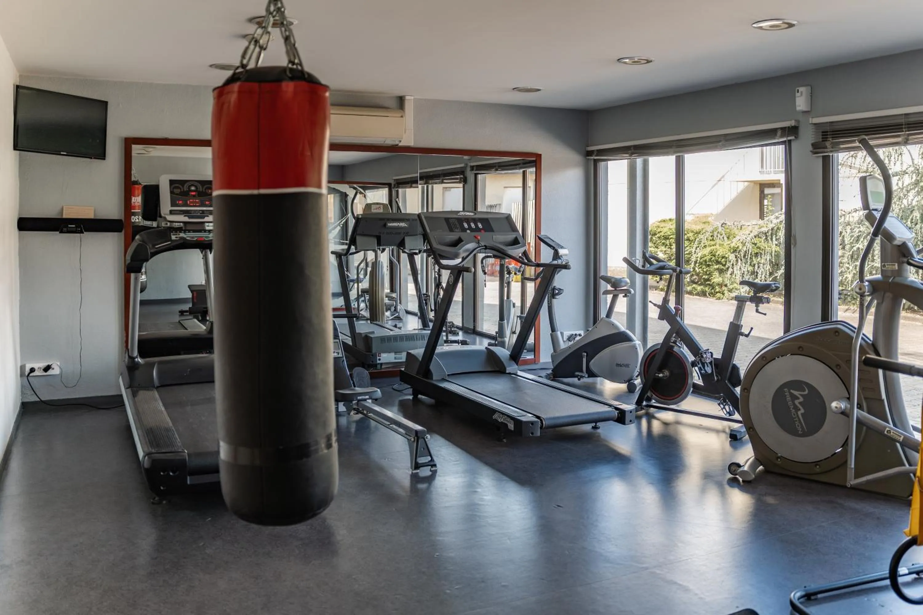 Fitness centre/facilities in Kyriad Prestige - Bordeaux Aeroport