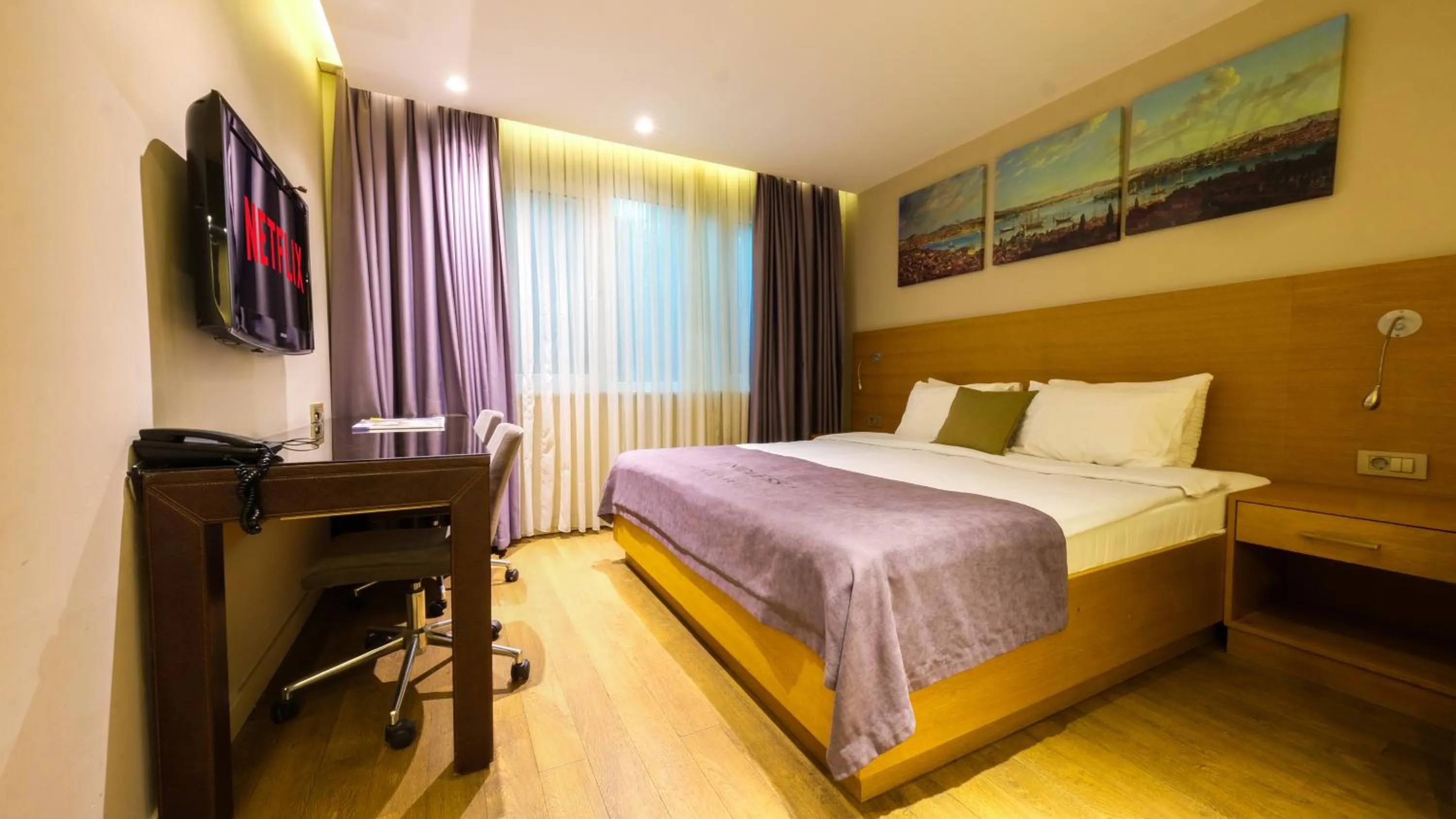 Bed in Endless Suites Taksim