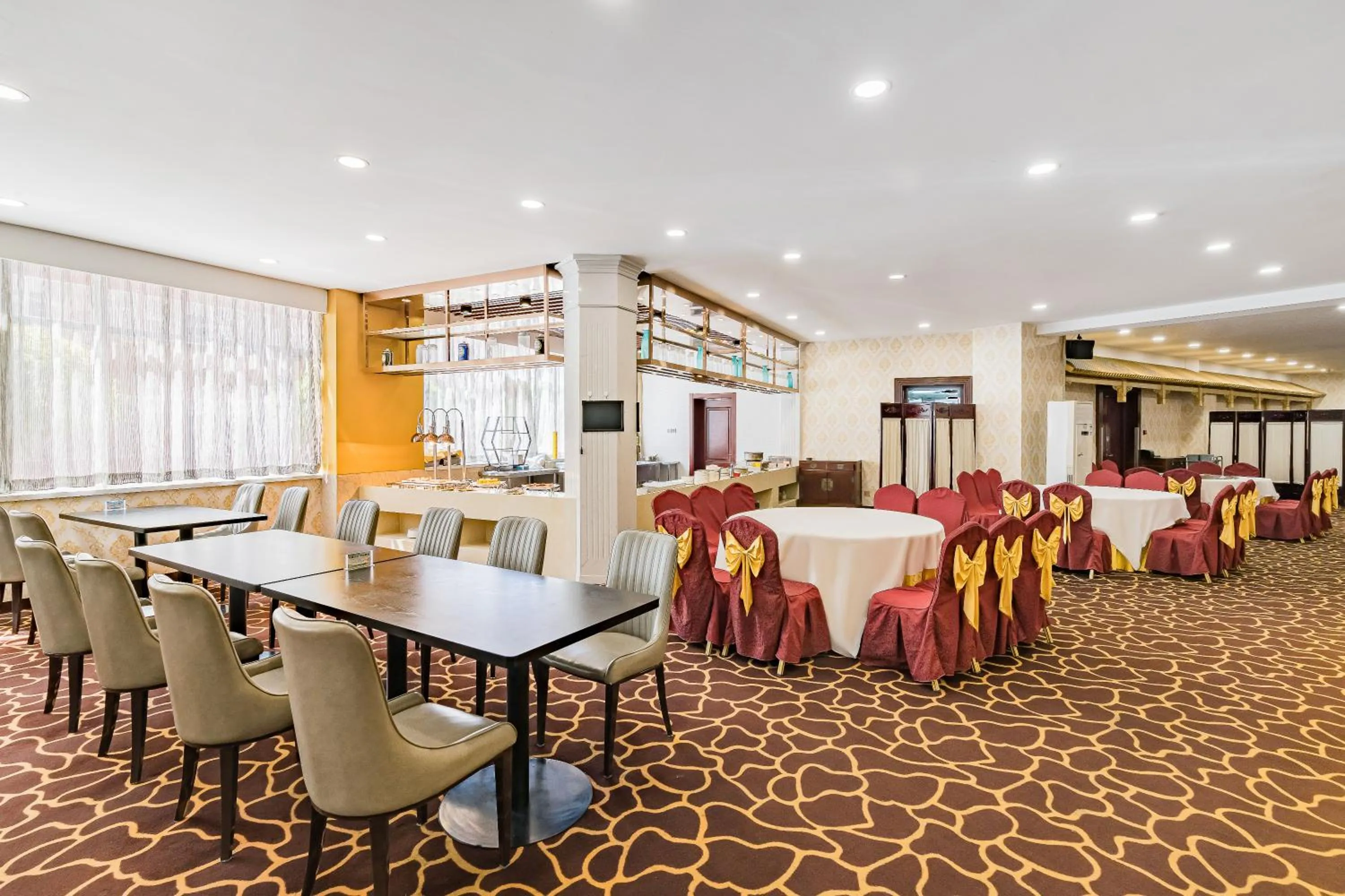 Restaurant/places to eat in Beijing Commercial Business Hotel