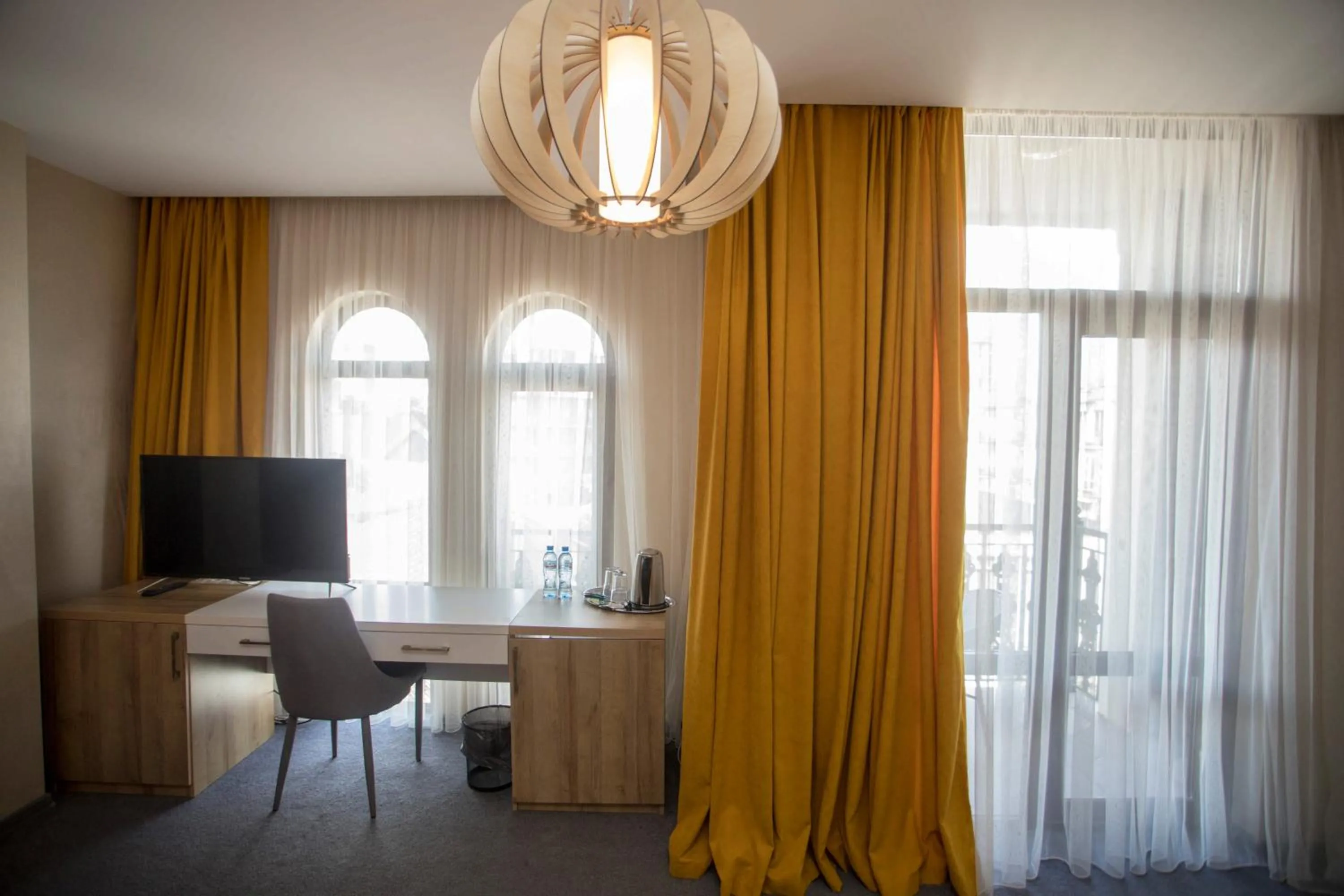 TV and multimedia in Hotel London