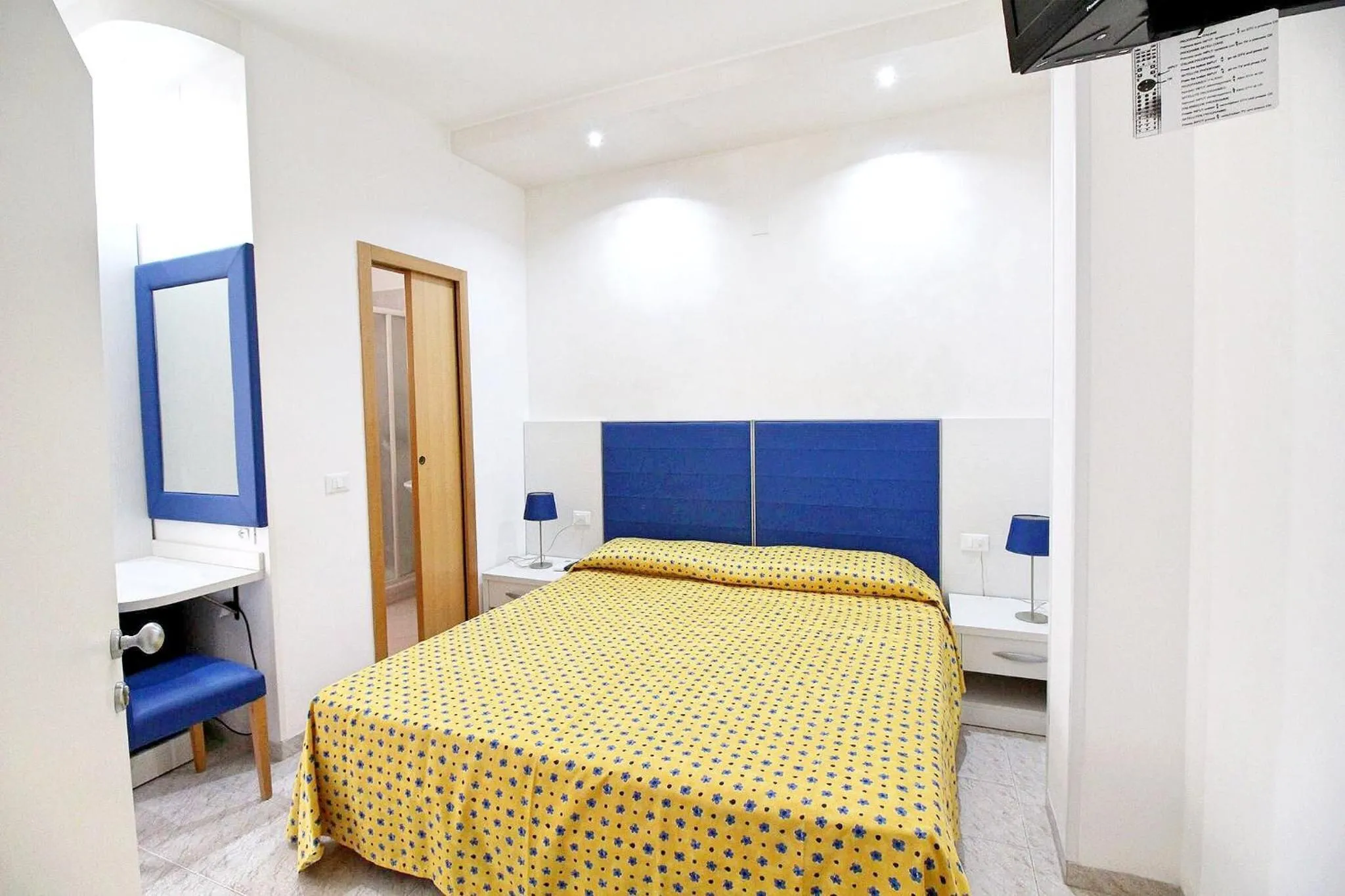Photo of the whole room, Bed in Hotel Eraclea