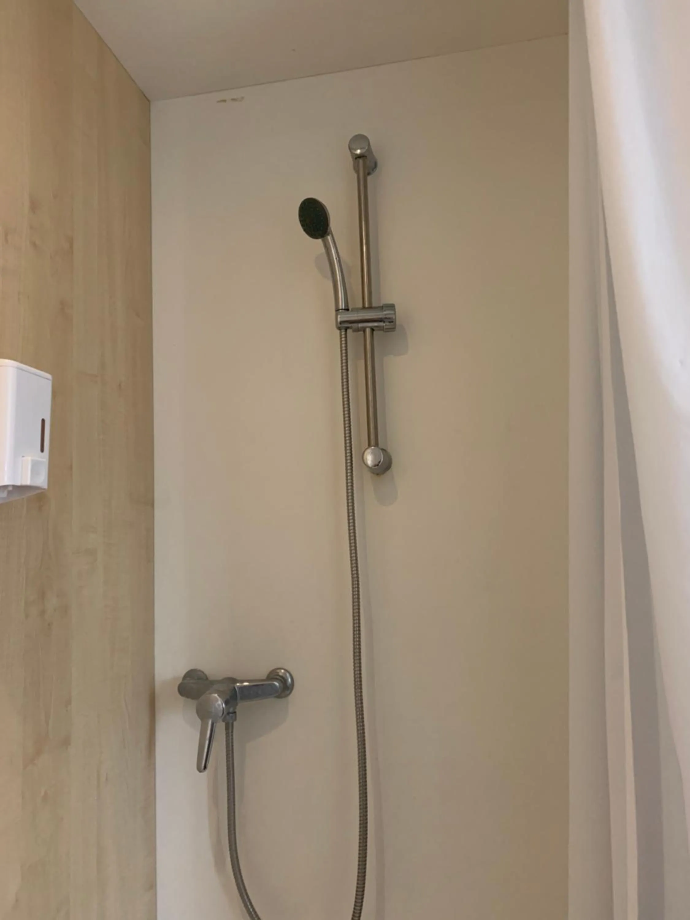 Bathroom in Hôtel Eco Blois -Sud- Vineuil