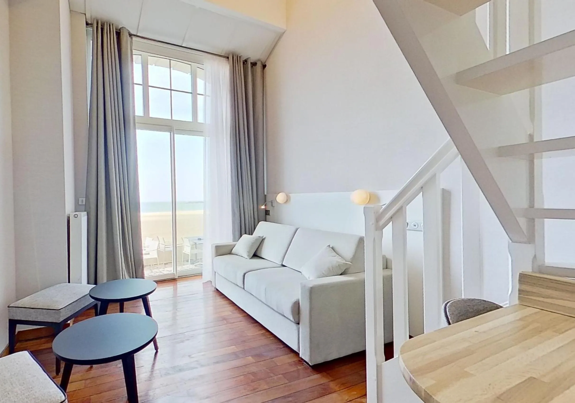 Photo of the whole room, Bed in Hotel Kyriad Saint Malo Centre Plage