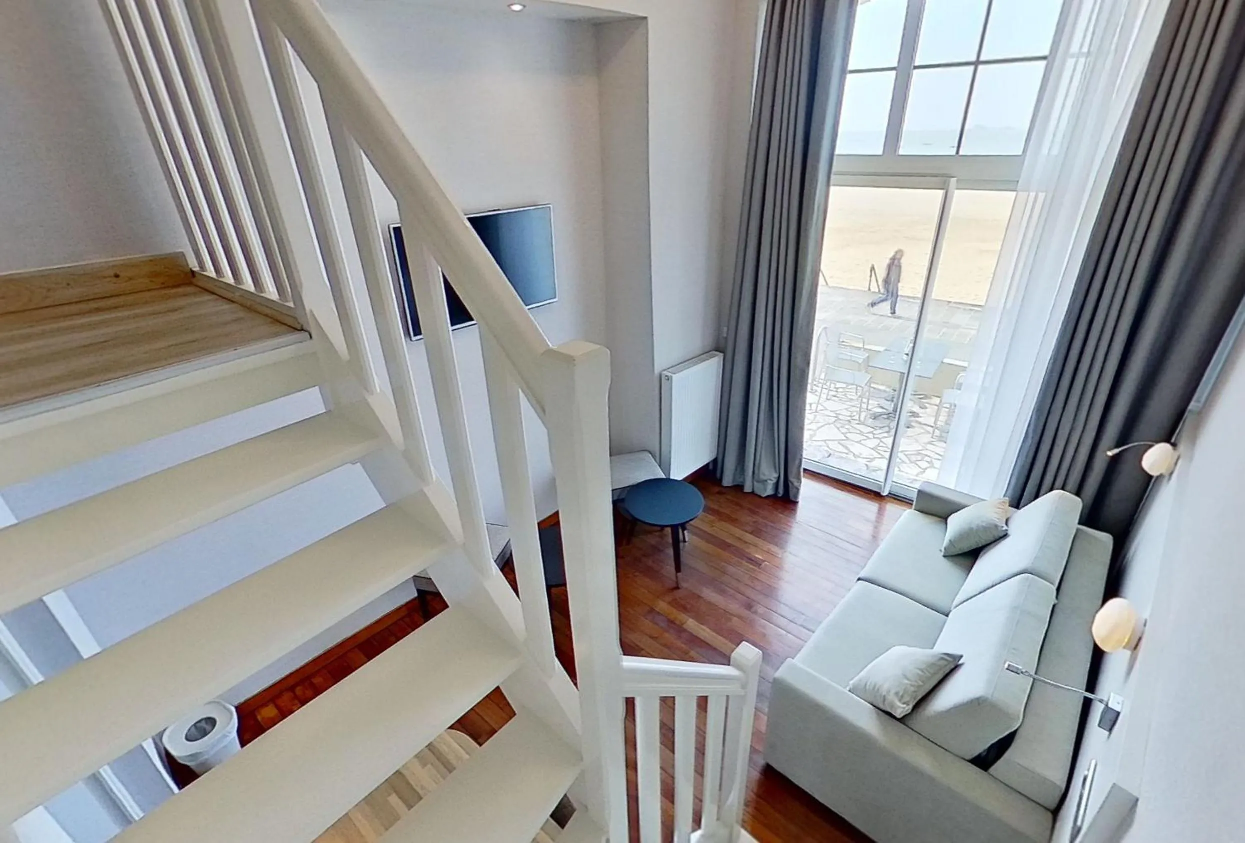 Photo of the whole room in Hotel Kyriad Saint Malo Centre Plage