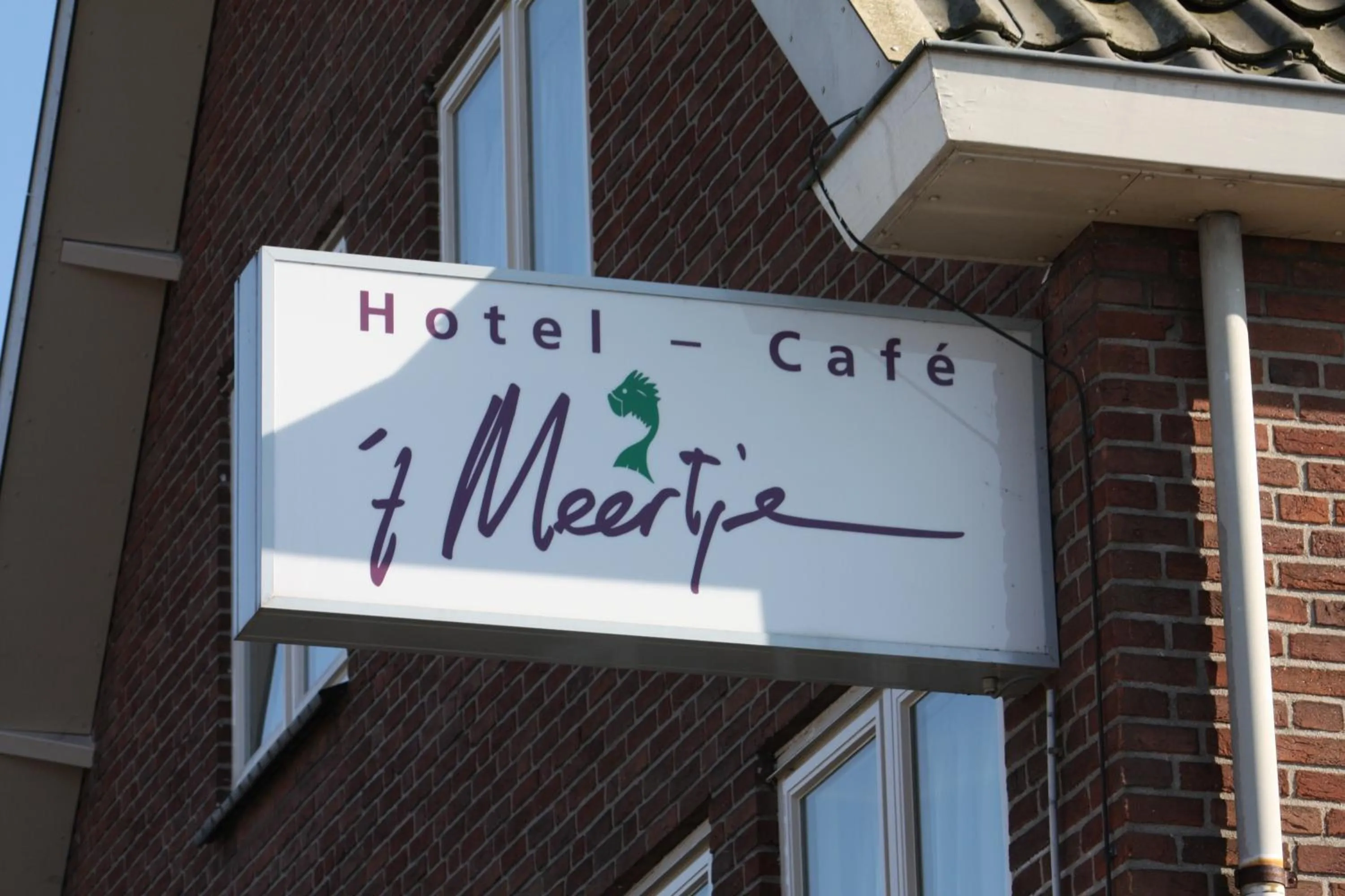 Facade/entrance in Hotel 't Meertje