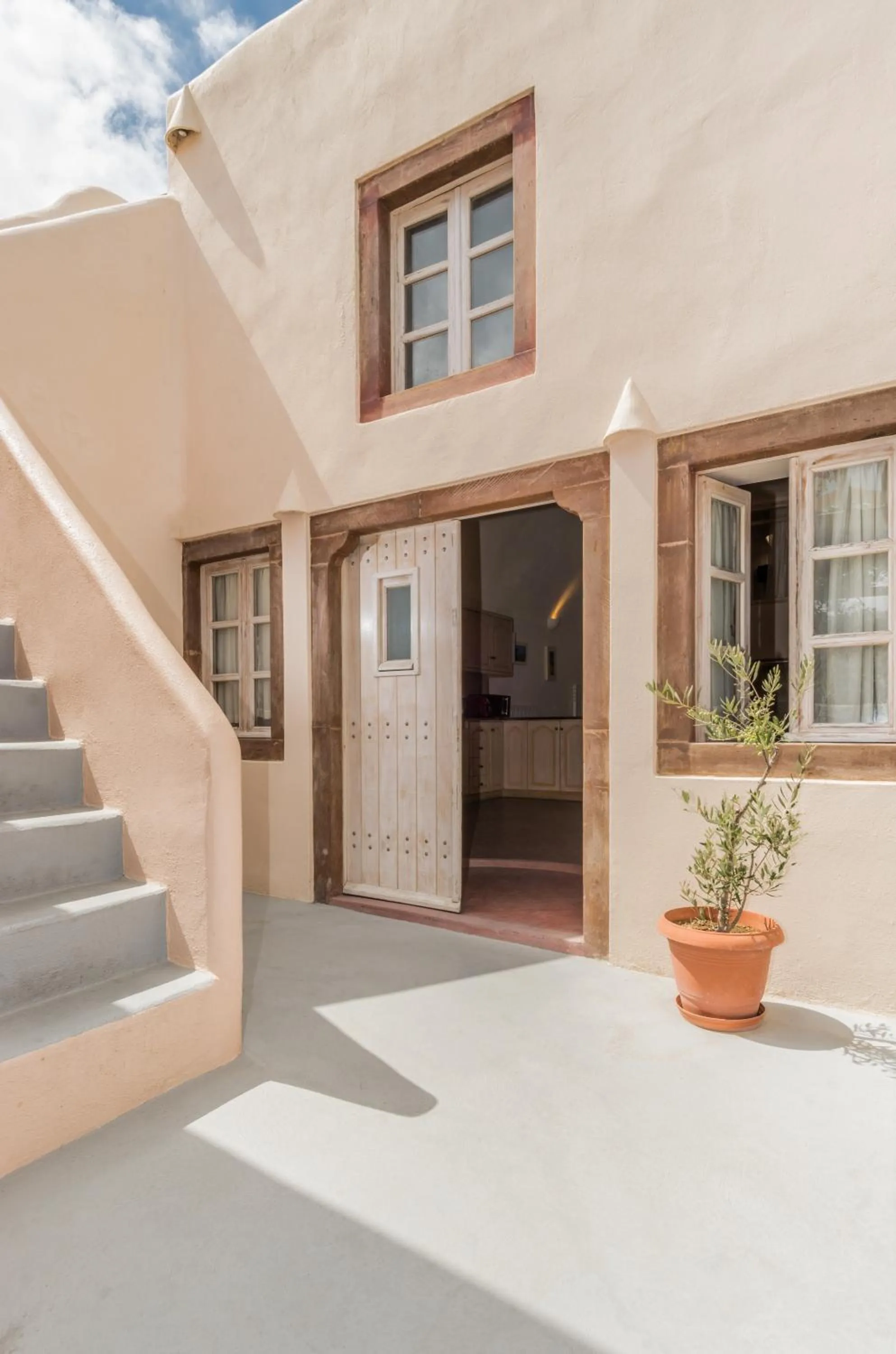 Facade/entrance in Villa Kisiris