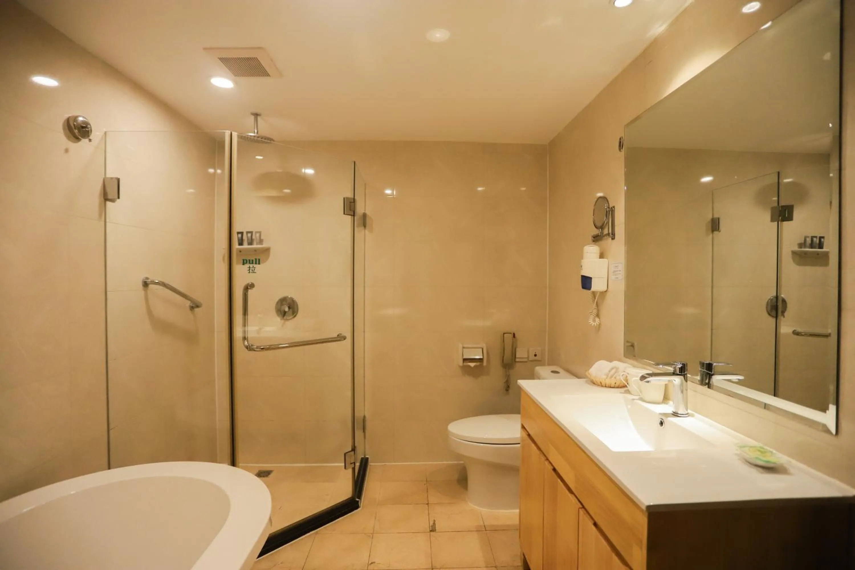 Shower in Jade Garden Hotel