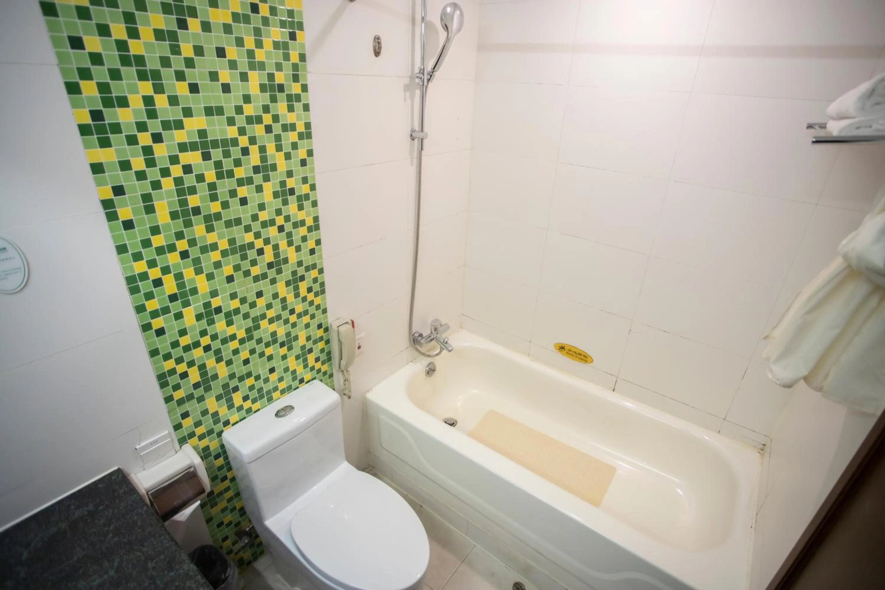 Toilet in Jade Garden Hotel