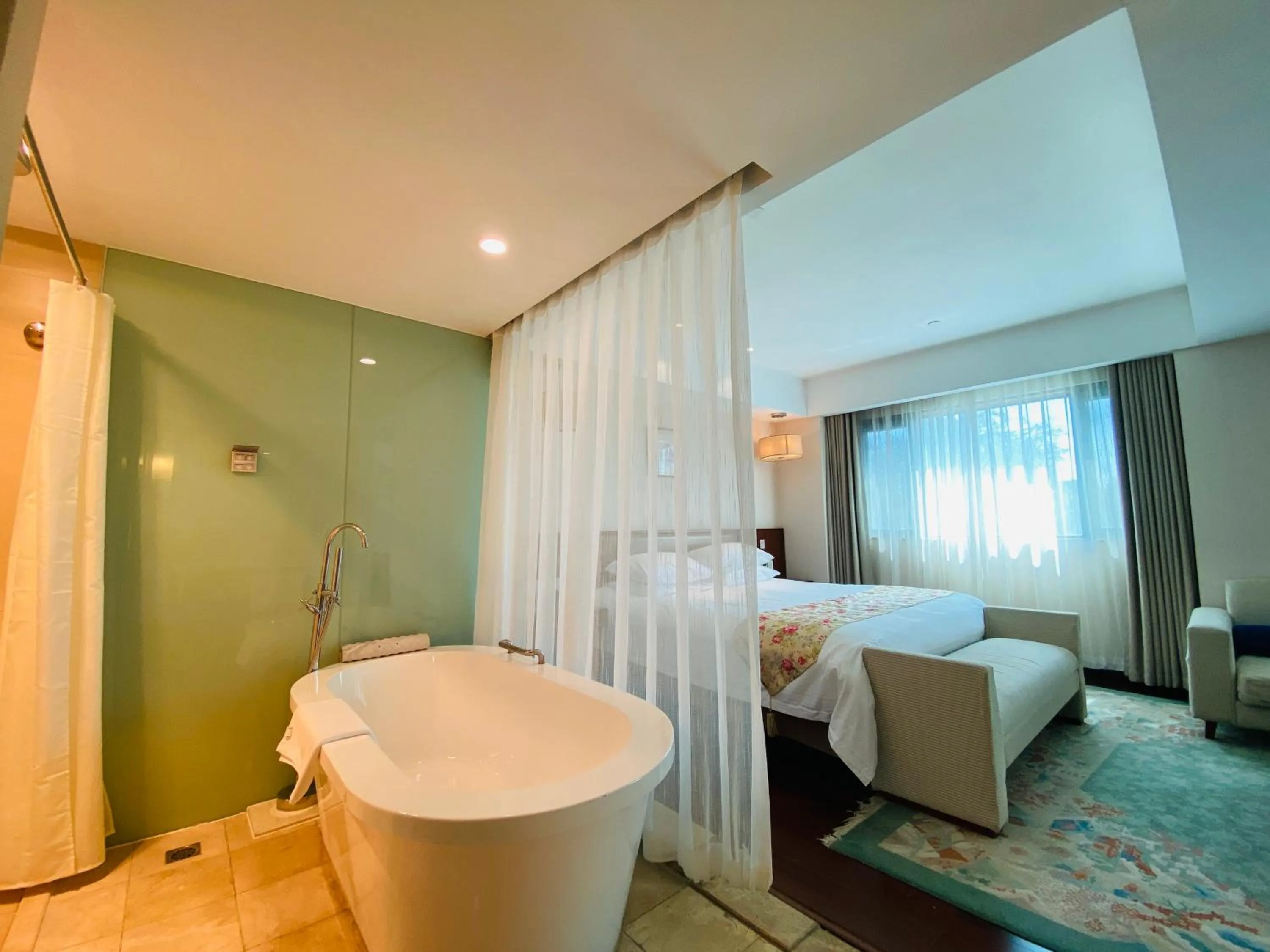 Photo of the whole room, Bed in Jade Garden Hotel