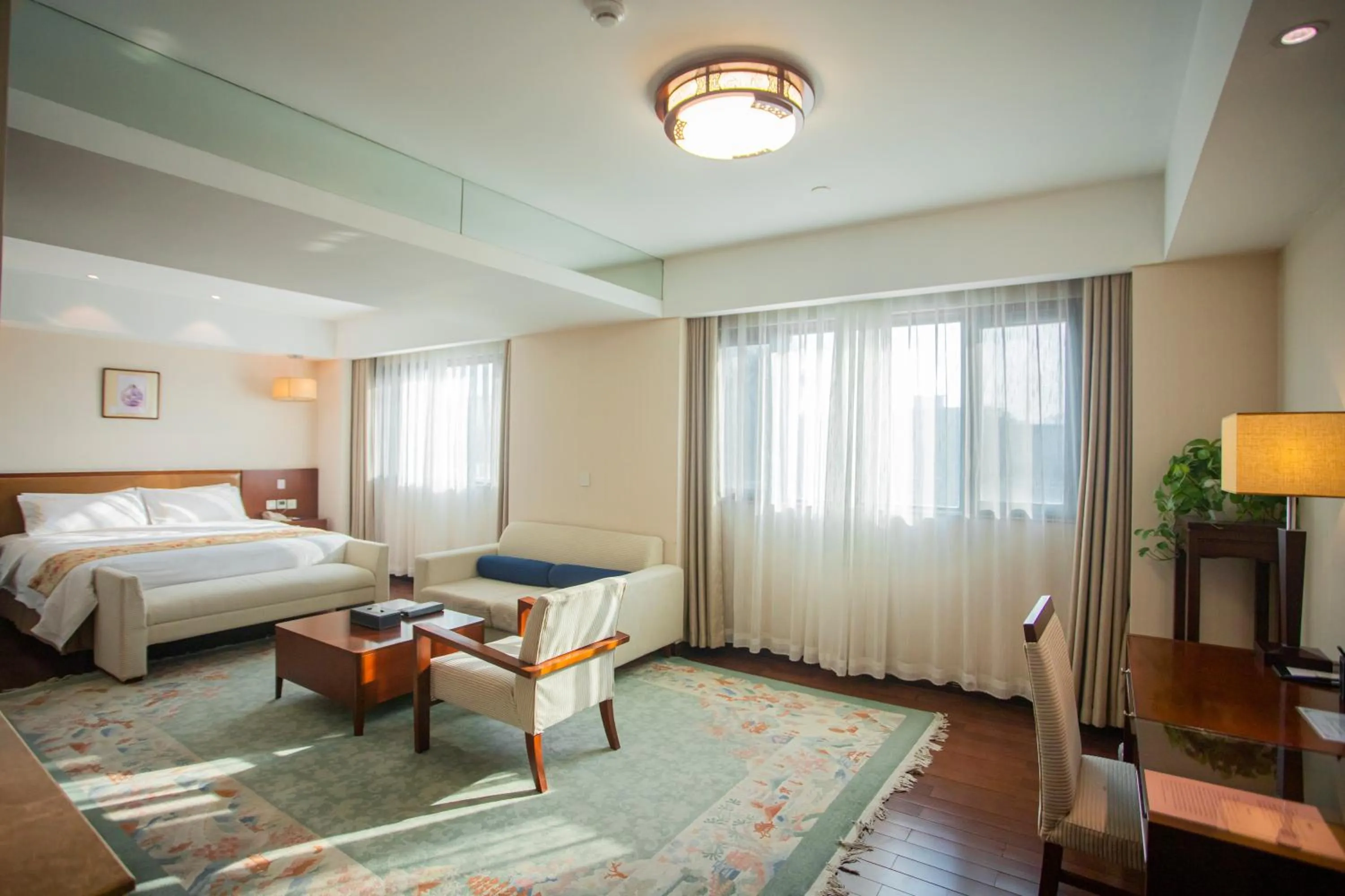 Photo of the whole room, Bed in Jade Garden Hotel