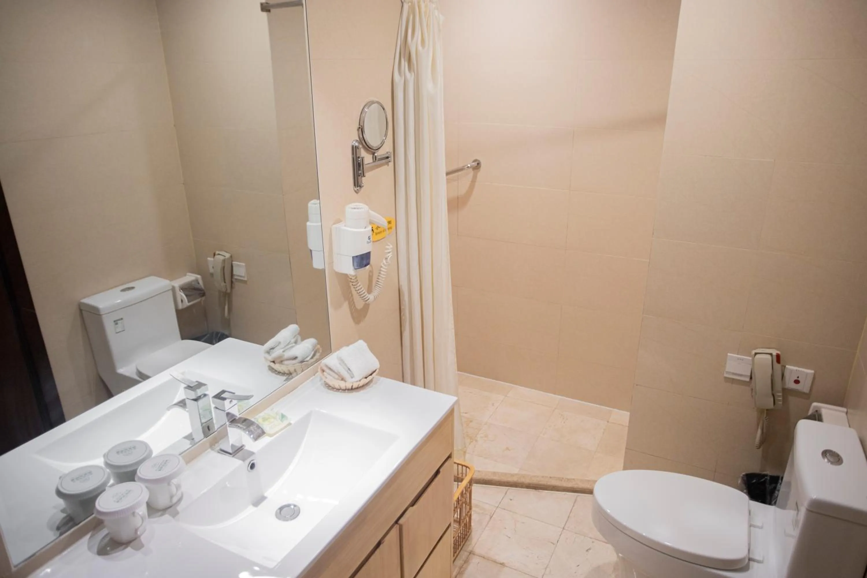 Shower in Jade Garden Hotel