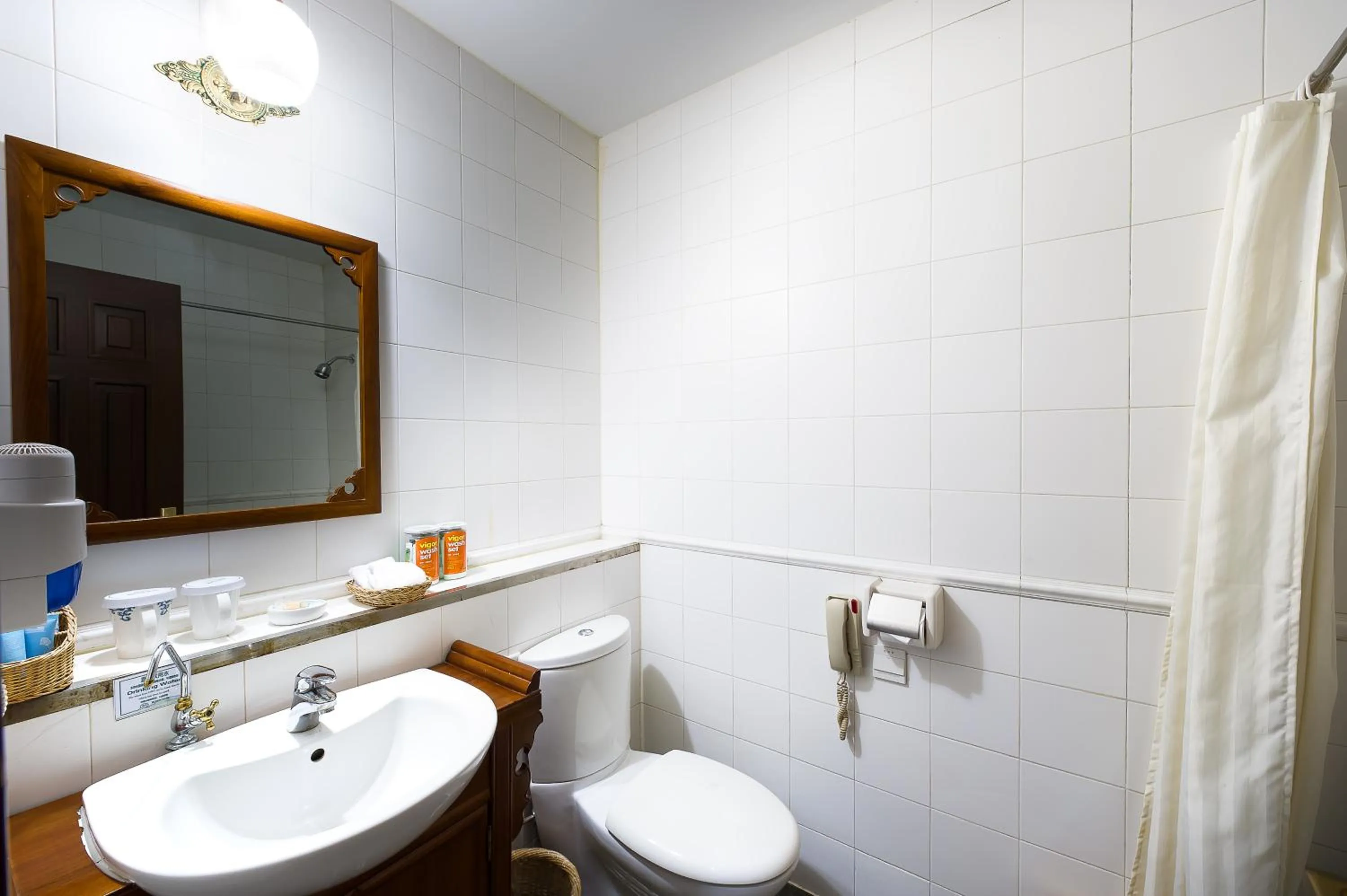 Bathroom in Jade Garden Hotel