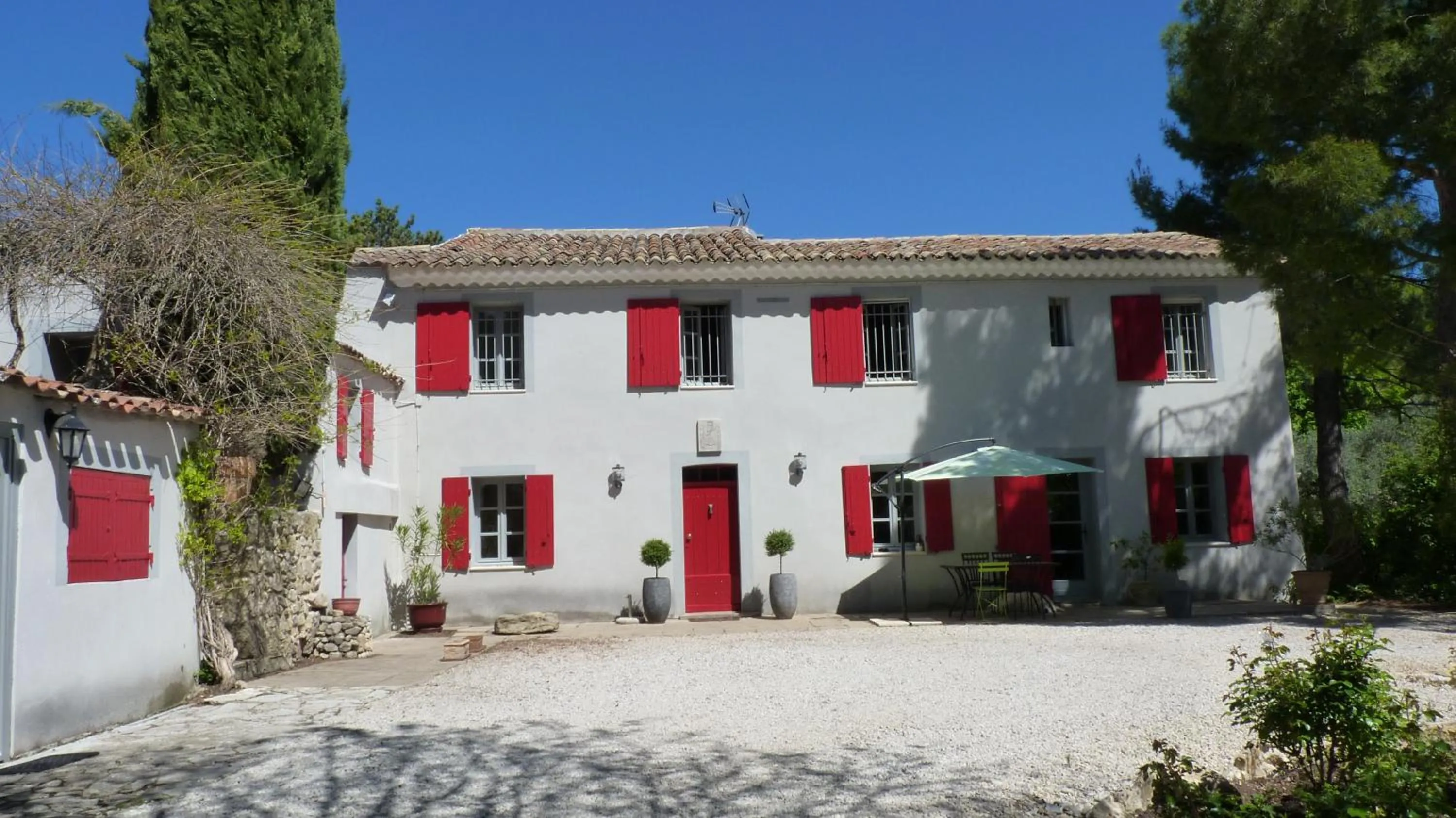 Facade/entrance in Le mas de la diligence