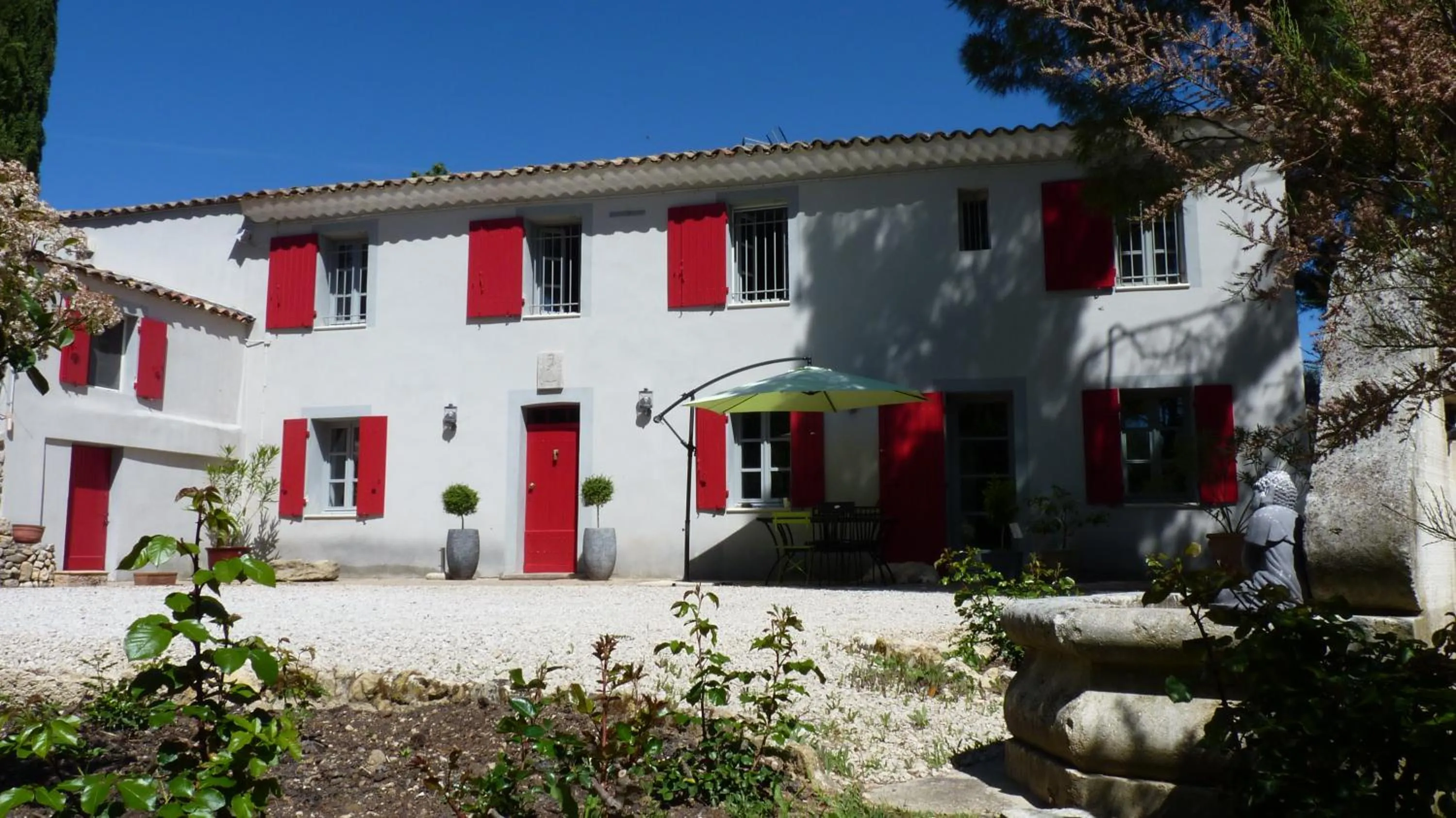Facade/entrance in Le mas de la diligence