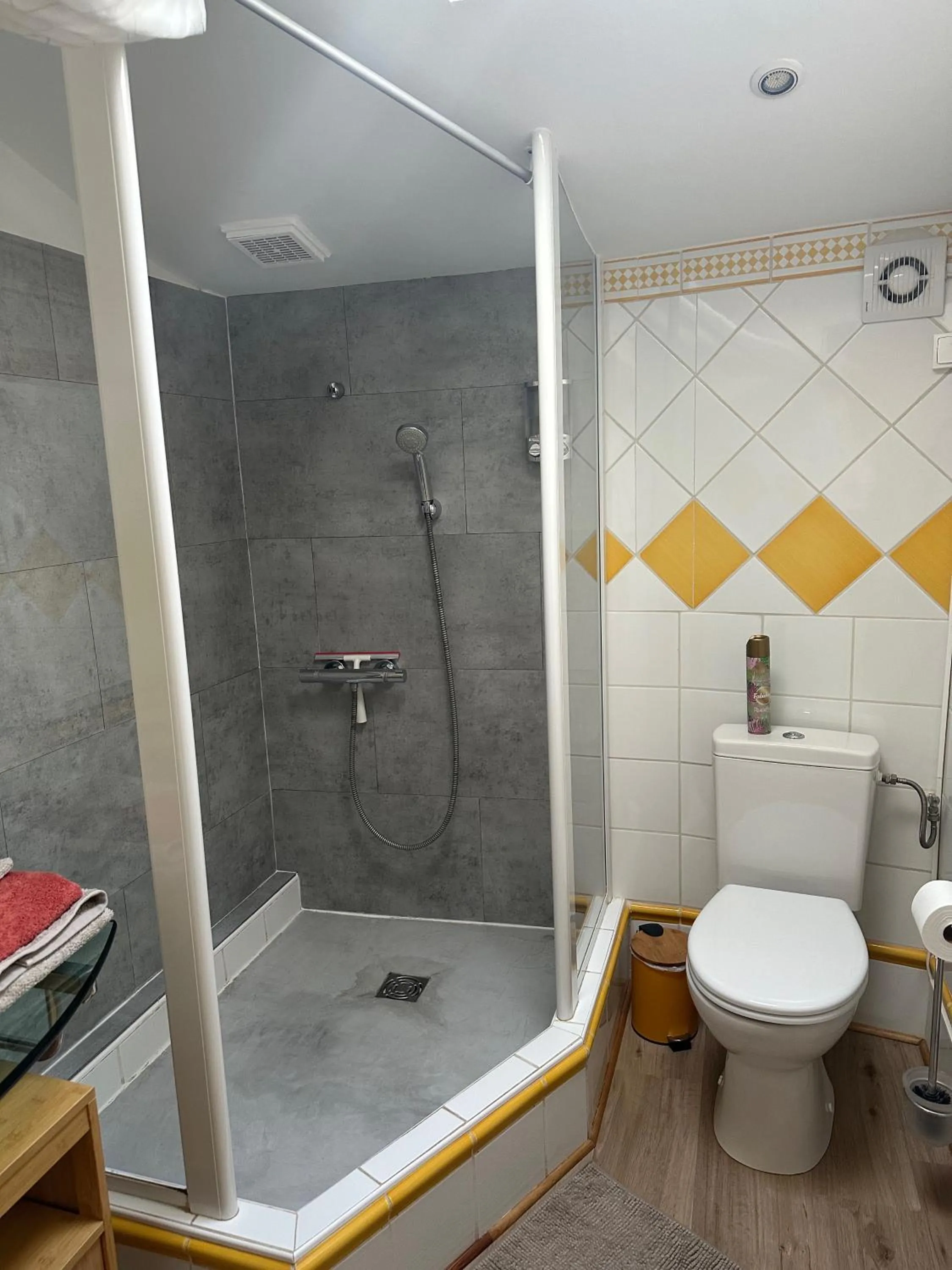 Shower in Le mas de la diligence