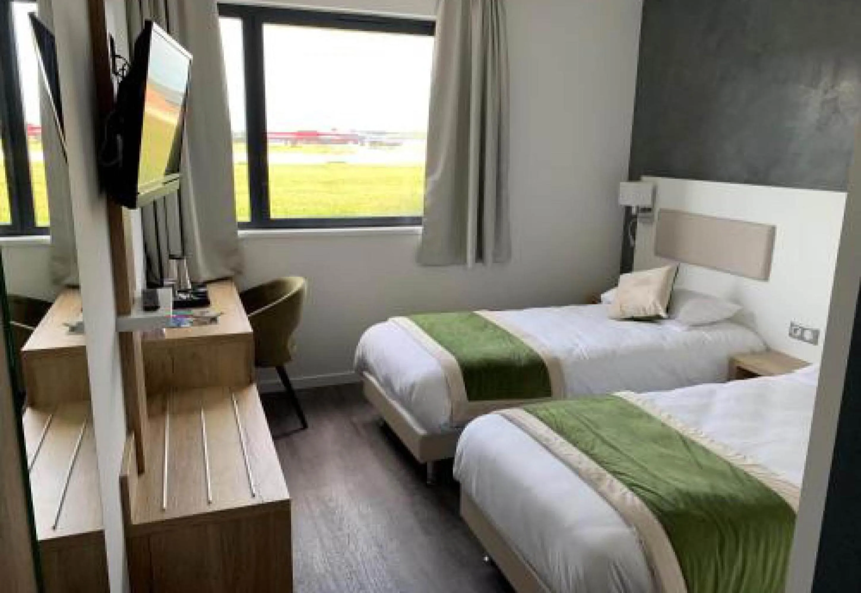 Photo of the whole room, Bed in B&B HOTEL Brumath Bernolsheim