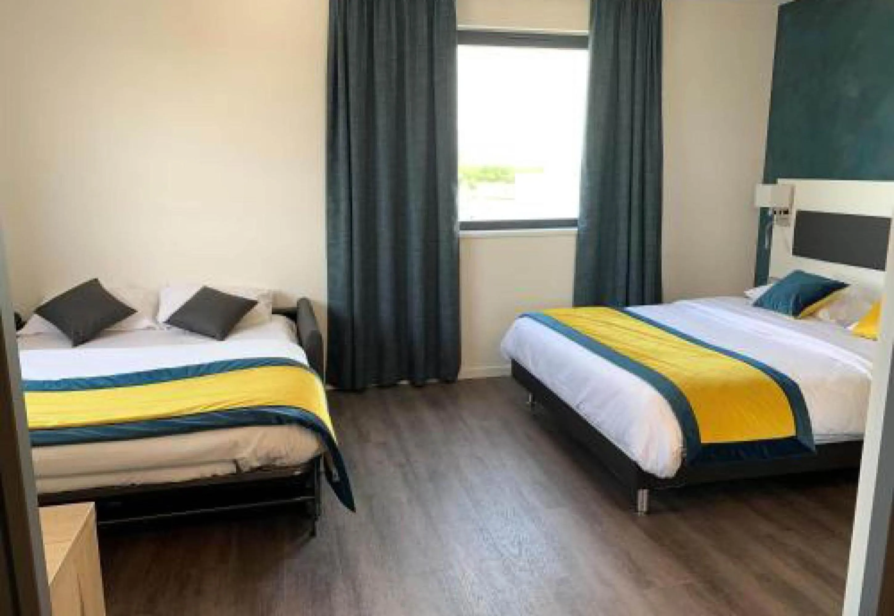 Photo of the whole room, Bed in B&B HOTEL Brumath Bernolsheim