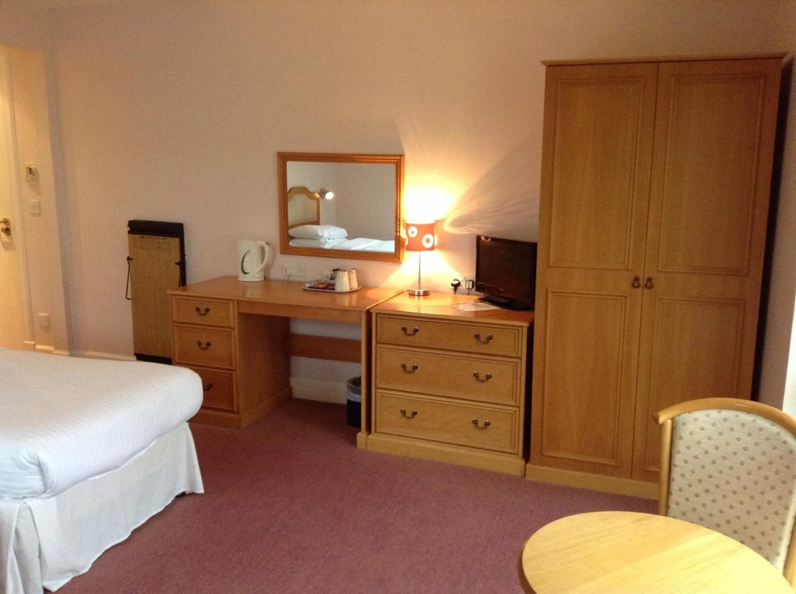Photo of the whole room, Bed in Drumoig Golf Hotel