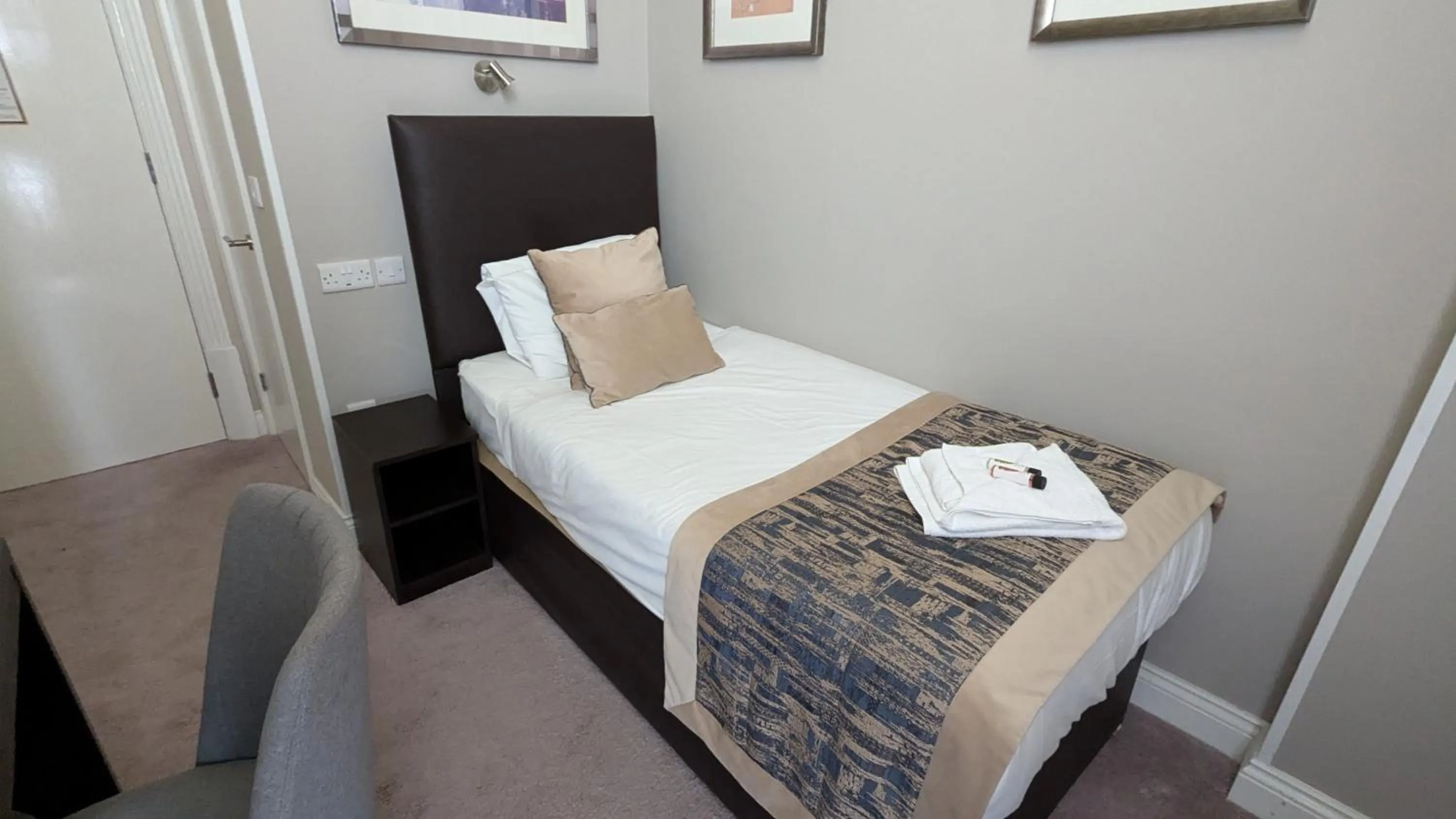 Bed in Alexandra Hotel