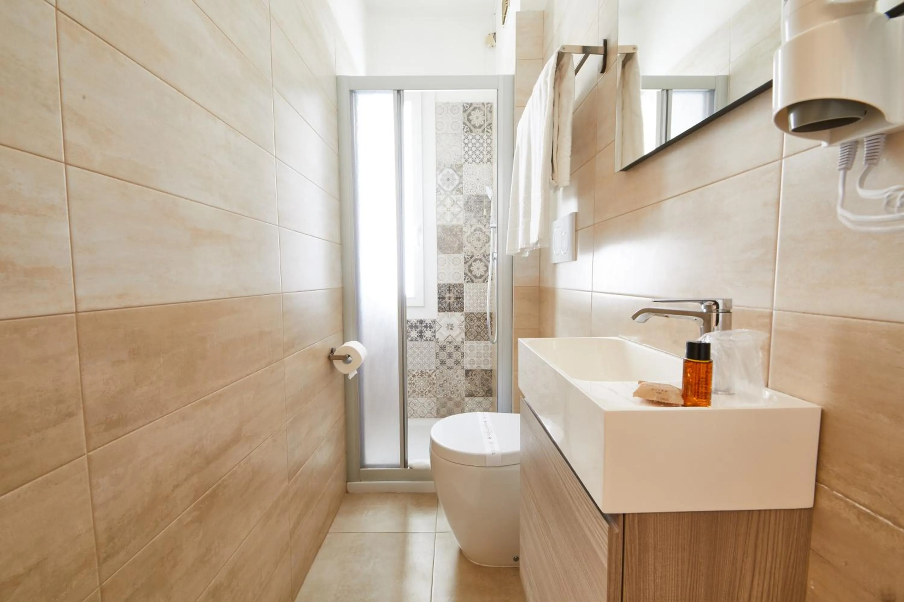 Bathroom in Lilium Maris Hotel