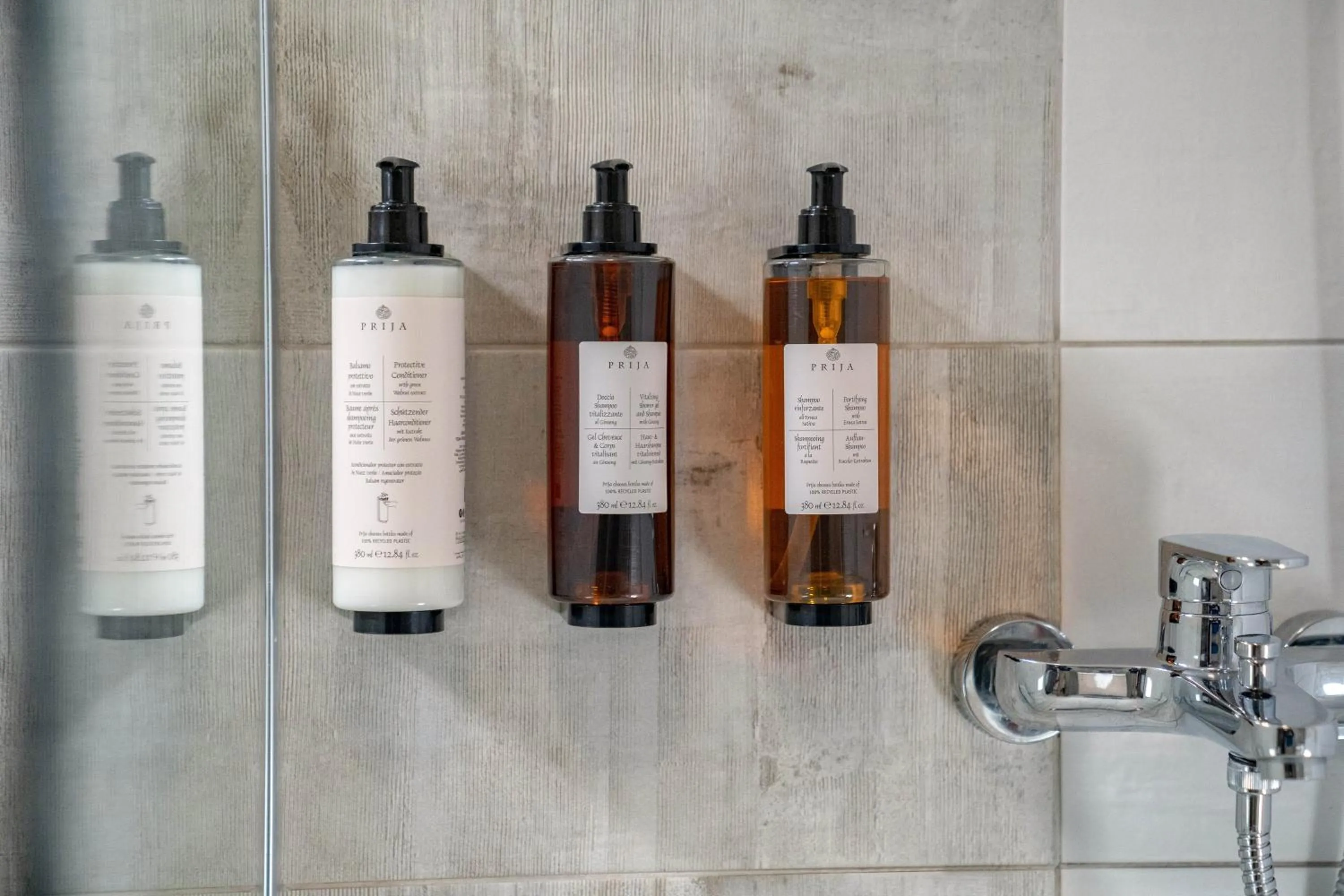 Shower in Villa Varosh