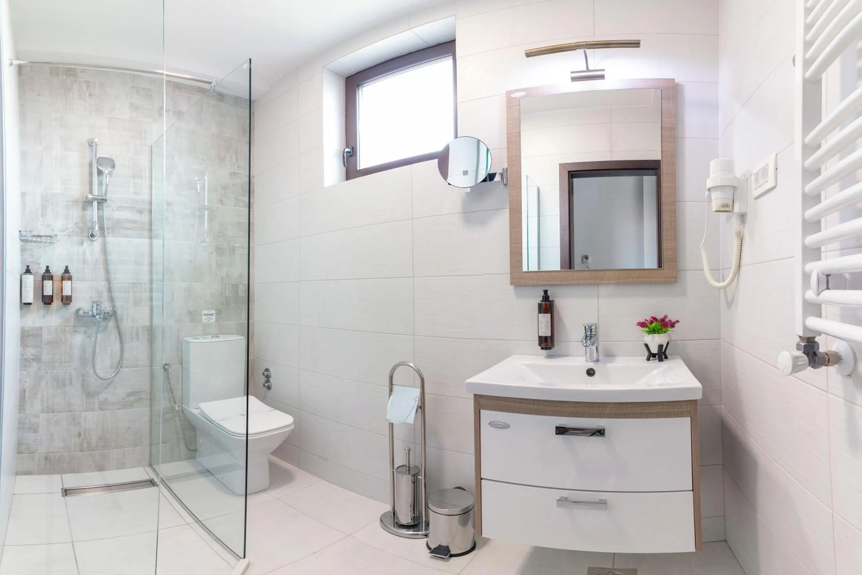 Toilet in Villa Varosh