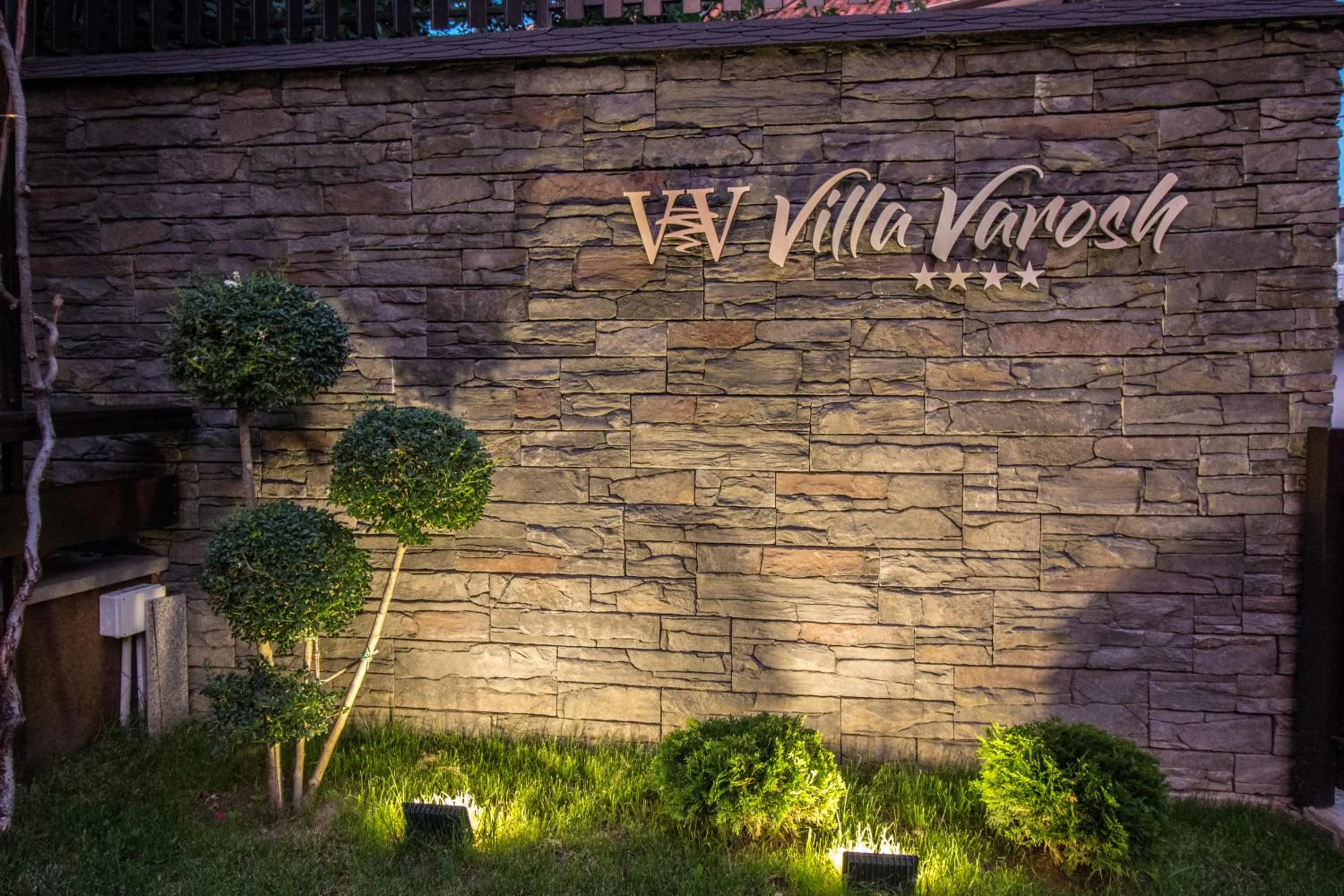 Property building in Villa Varosh