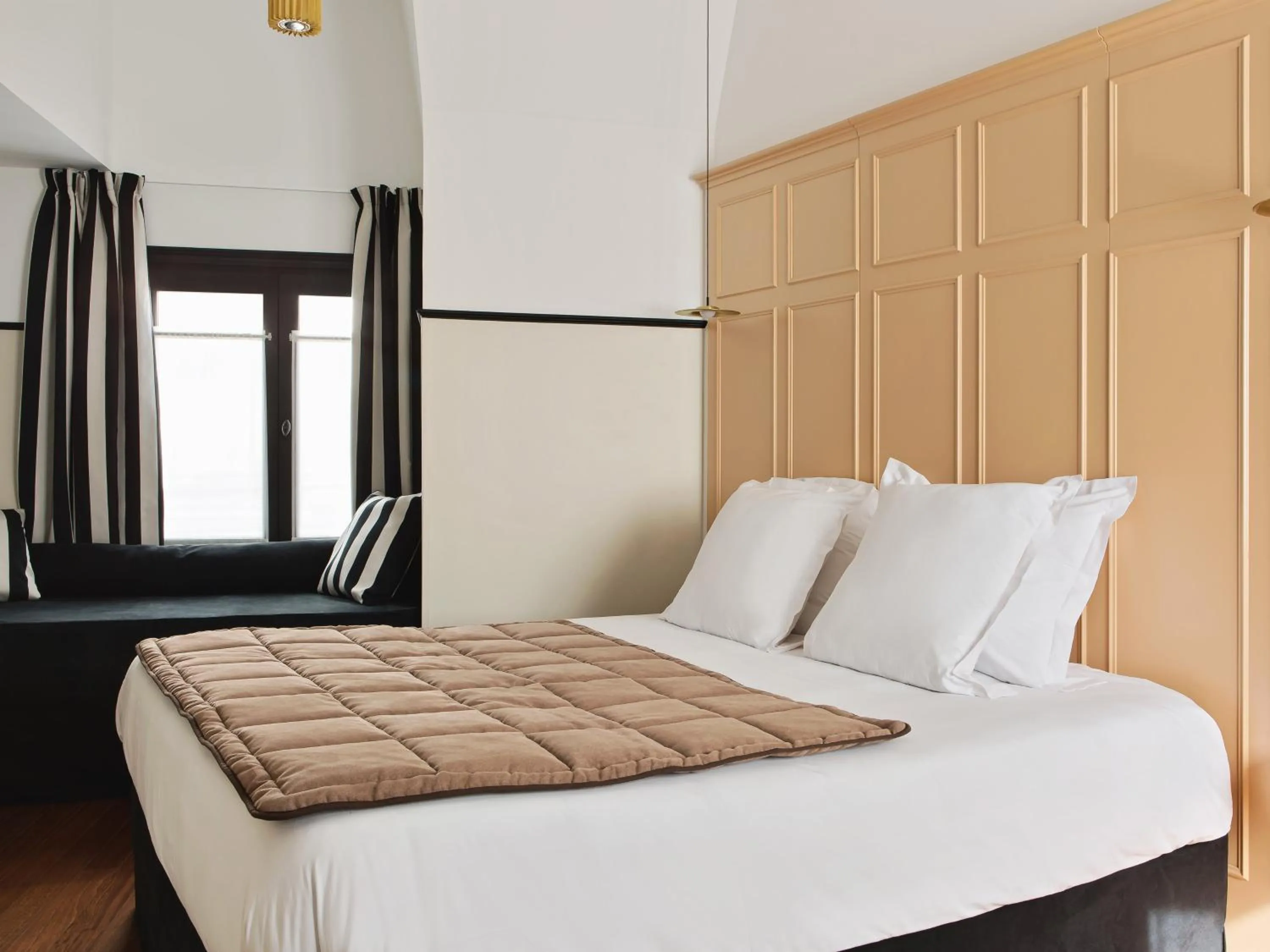 Bedroom, Bed in New Hotel Lafayette