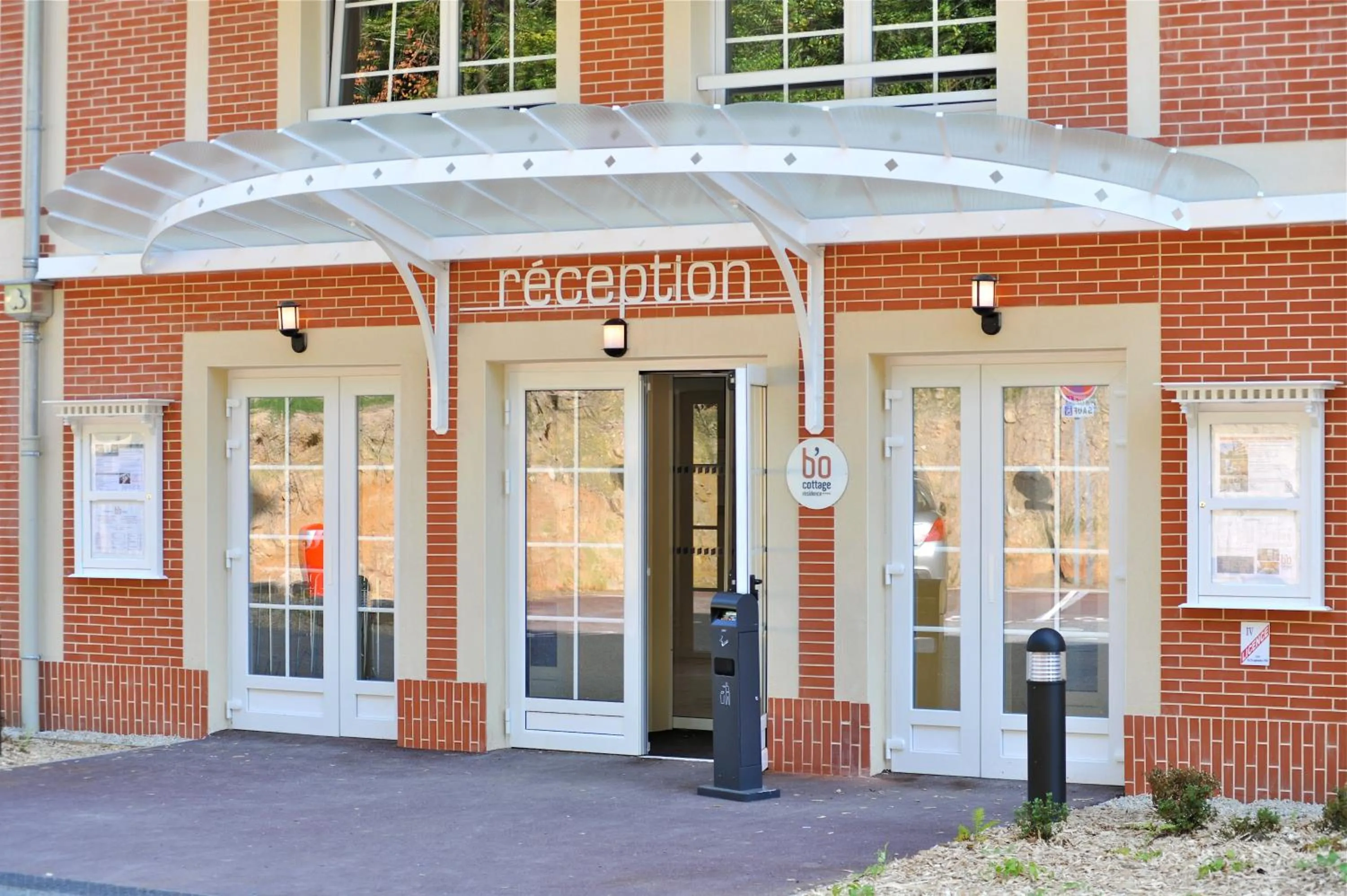 Property building in Résidence b'o cottage - b'o resort thermal & spa